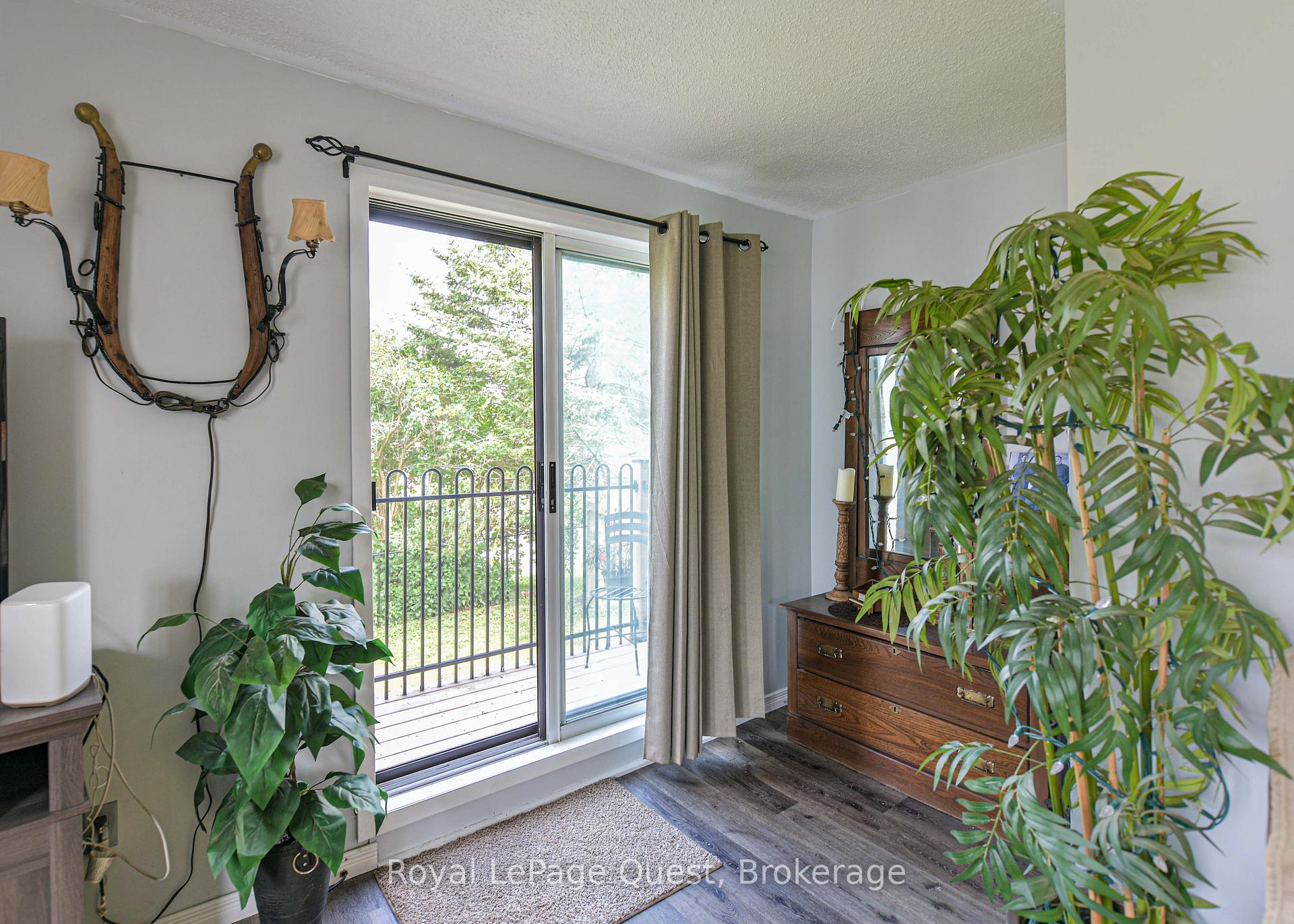 Photo 10 of 129 Simcoe Street, Orillia — HOMEH