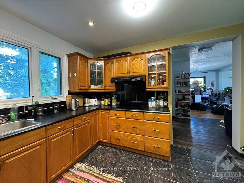 Photo 13 of Unit 1, 110 Glynn Avenue, Ottawa, Overbrook — HOMEH