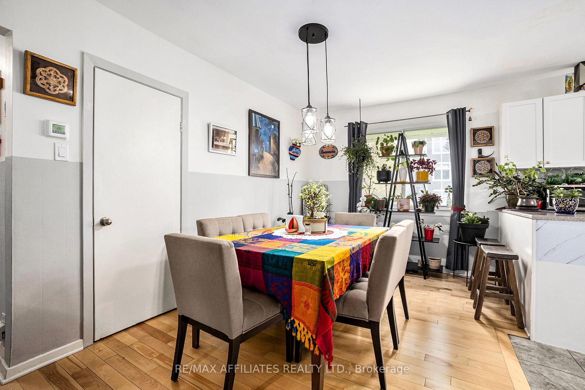 Photo 4 of 6208 Renaud Road, Ottawa, Mer Bleue/Bradley Estates/Anderson Park — HOMEH