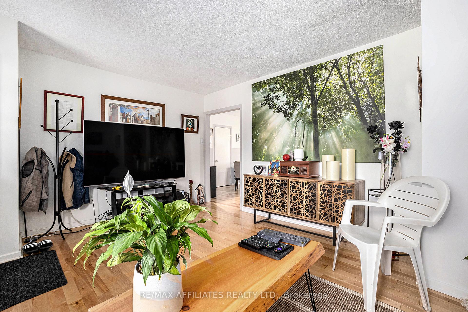 Photo 5 of 6208 Renaud Road, Ottawa, Mer Bleue/Bradley Estates/Anderson Park — HOMEH
