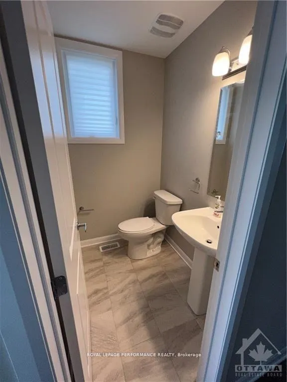 Photo 4 of 18 Gardenpost Terrace S, Ottawa, Avalon West — HOMEH