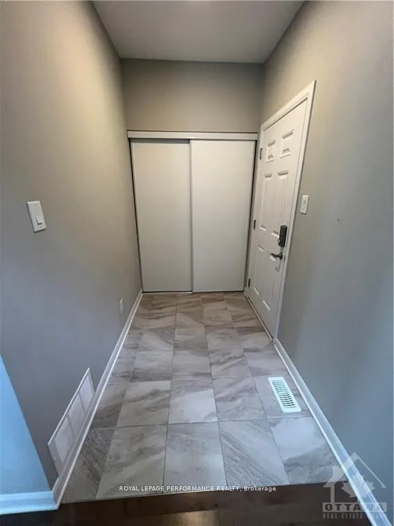 Photo 5 of 18 Gardenpost Terrace S, Ottawa, Avalon West — HOMEH