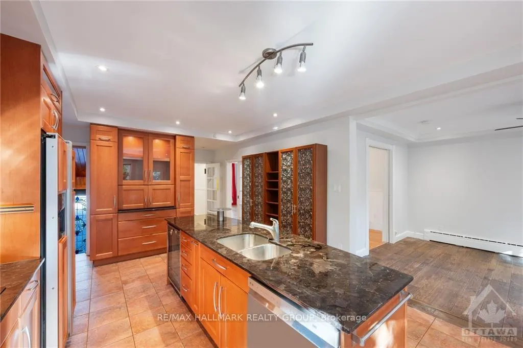 Photo 3 of 367 Mackay Street, Ottawa, Lindenlea — HOMEH