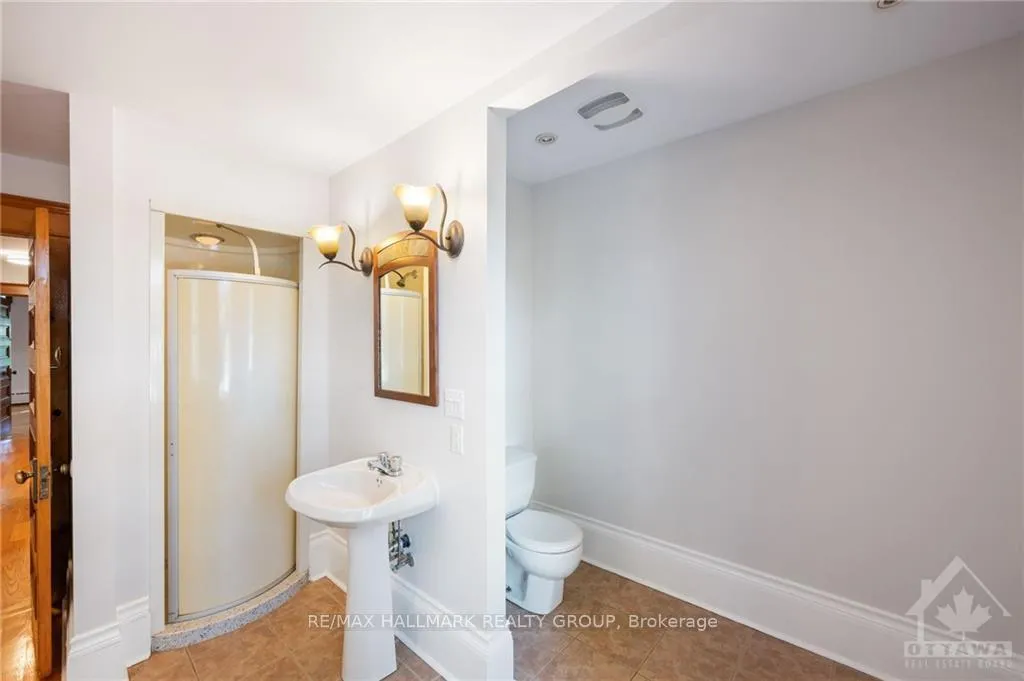 Photo 13 of 367 Mackay Street, Ottawa, Lindenlea — HOMEH
