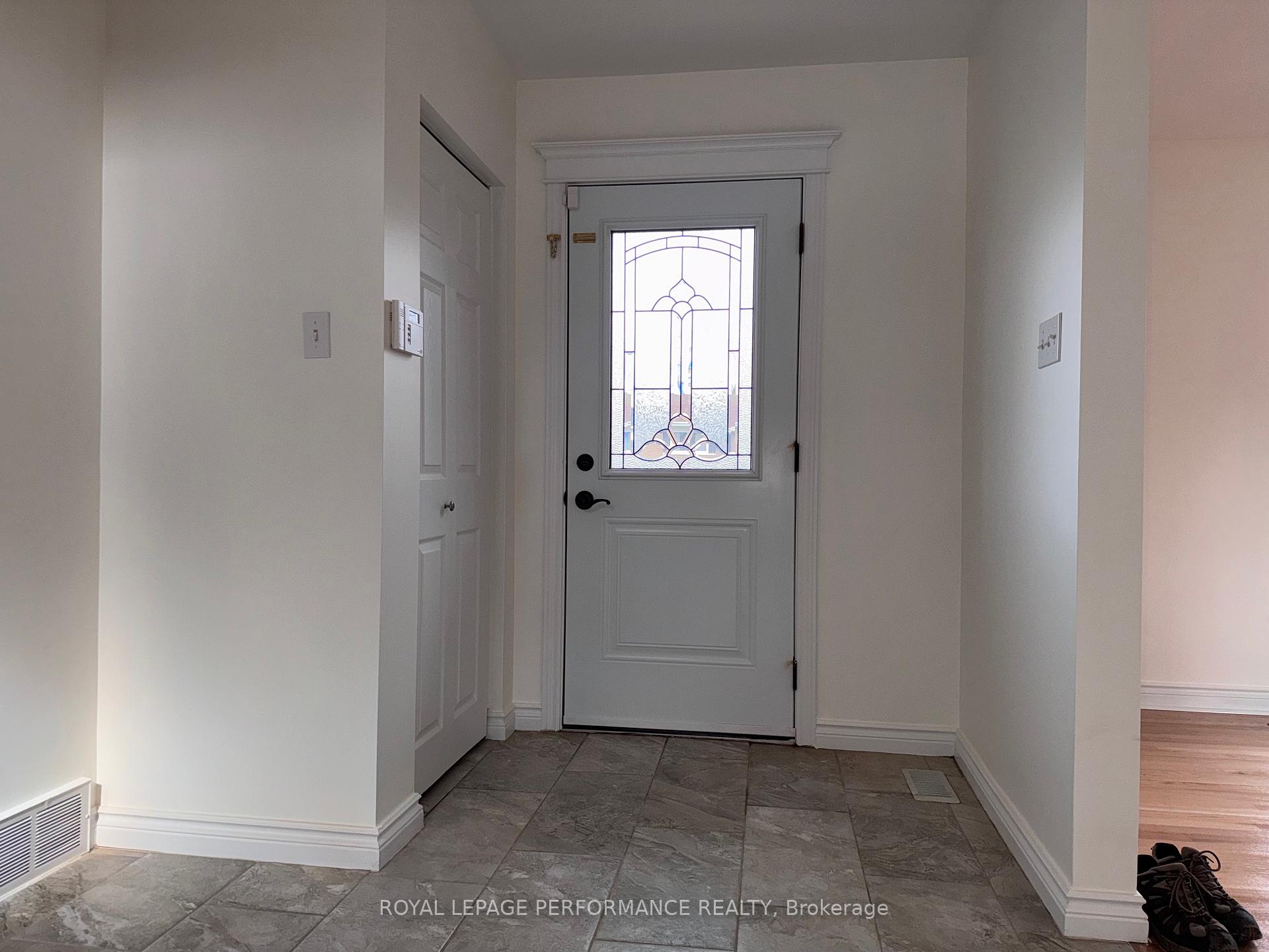 Photo 2 of 2368 Sudbury Avenue, Ottawa, Queensway Terrace South/Ridgeview — HOMEH