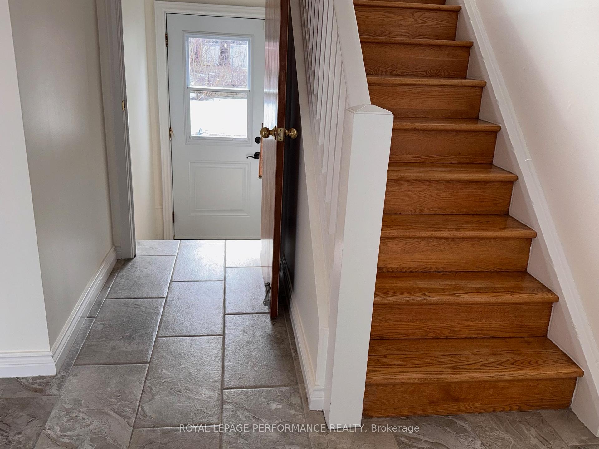 Photo 5 of 2368 Sudbury Avenue, Ottawa, Queensway Terrace South/Ridgeview — HOMEH