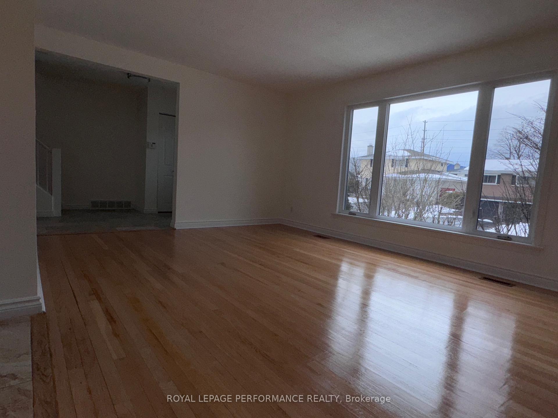 Photo 6 of 2368 Sudbury Avenue, Ottawa, Queensway Terrace South/Ridgeview — HOMEH