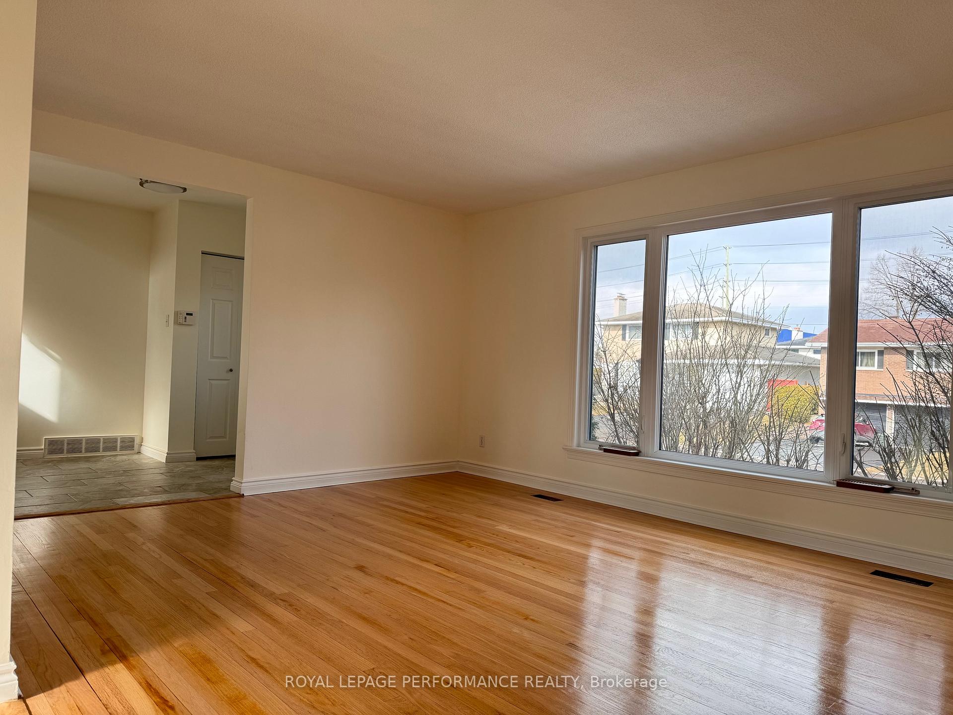 Photo 8 of 2368 Sudbury Avenue, Ottawa, Queensway Terrace South/Ridgeview — HOMEH