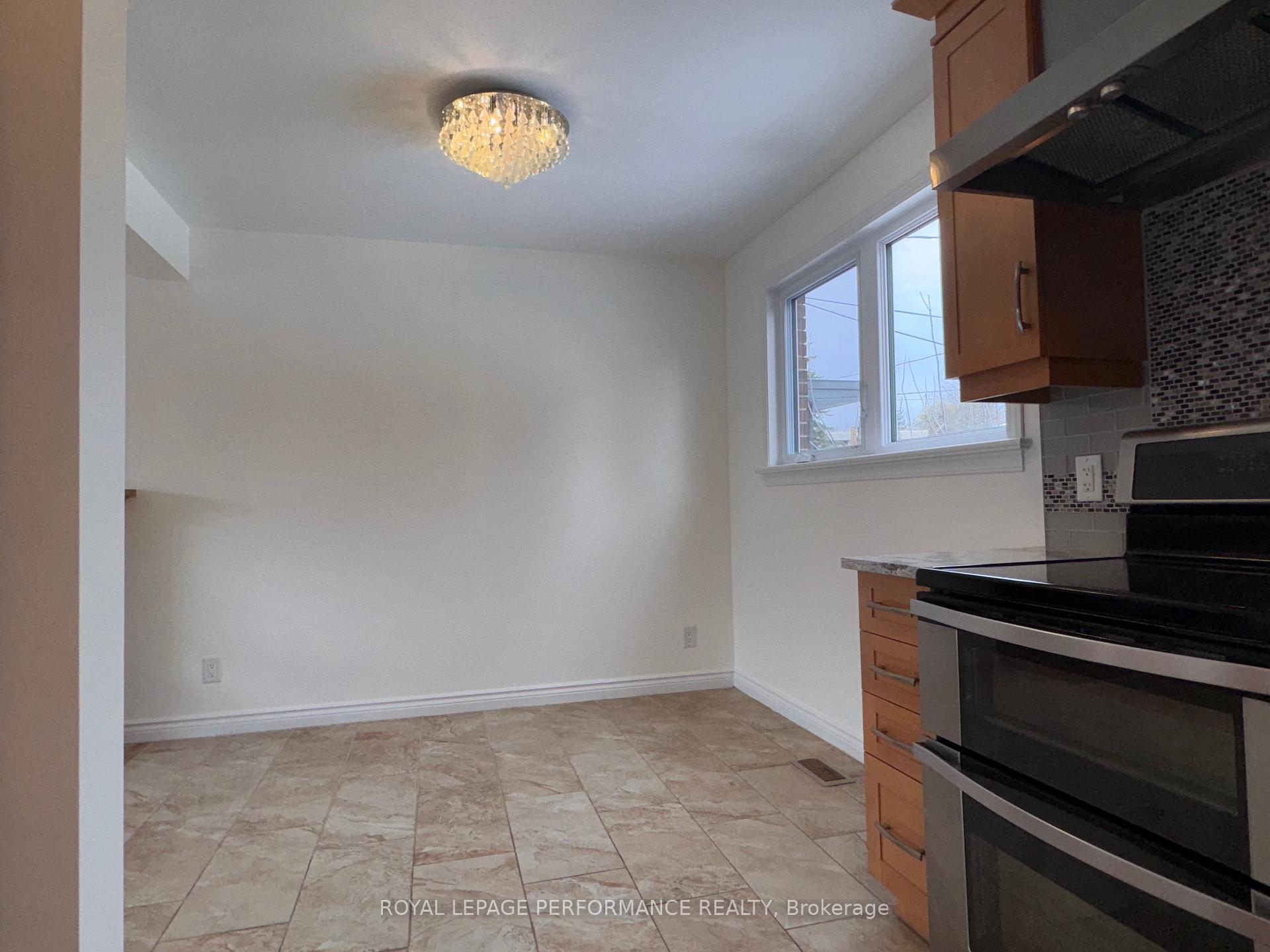 Photo 10 of 2368 Sudbury Avenue, Ottawa, Queensway Terrace South/Ridgeview — HOMEH