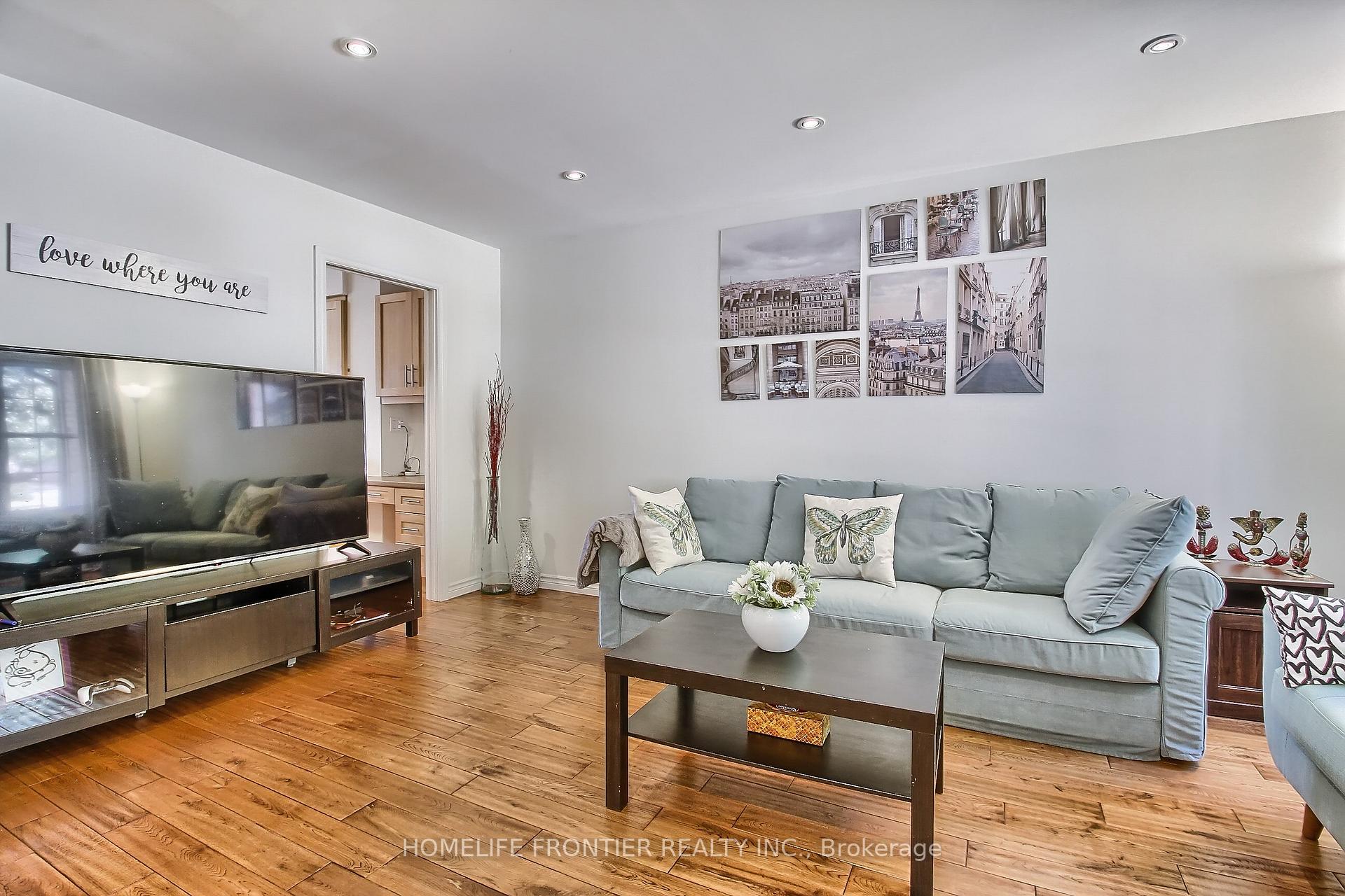 Photo 11 of 256 Ross Lane, Oakville, River Oaks — HOMEH