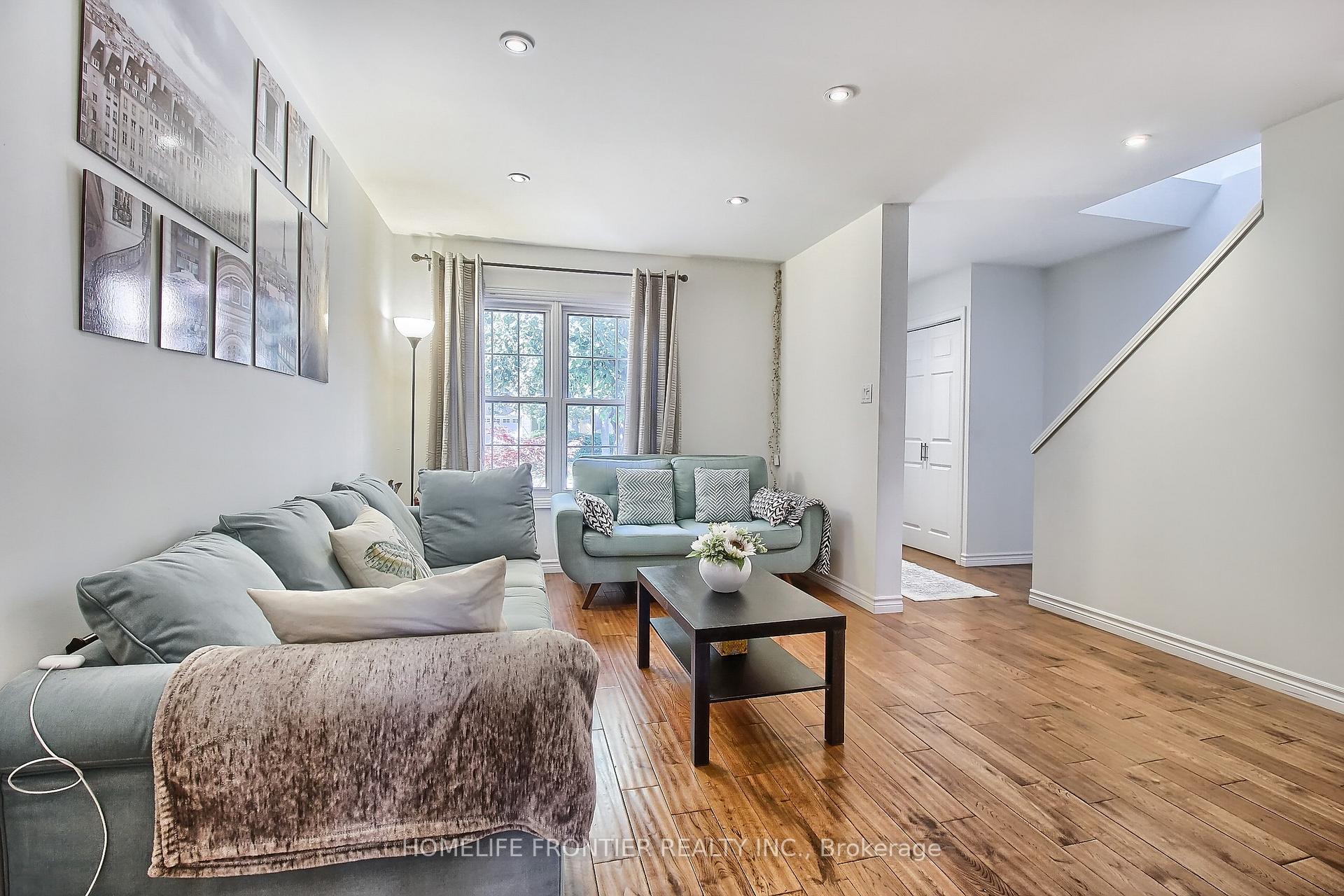 Photo 13 of 256 Ross Lane, Oakville, River Oaks — HOMEH