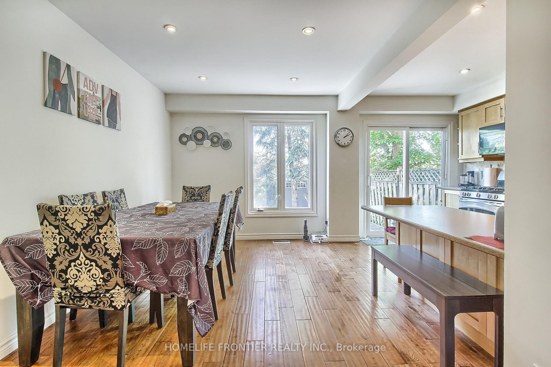 Photo 25 of 256 Ross Lane, Oakville, River Oaks — HOMEH