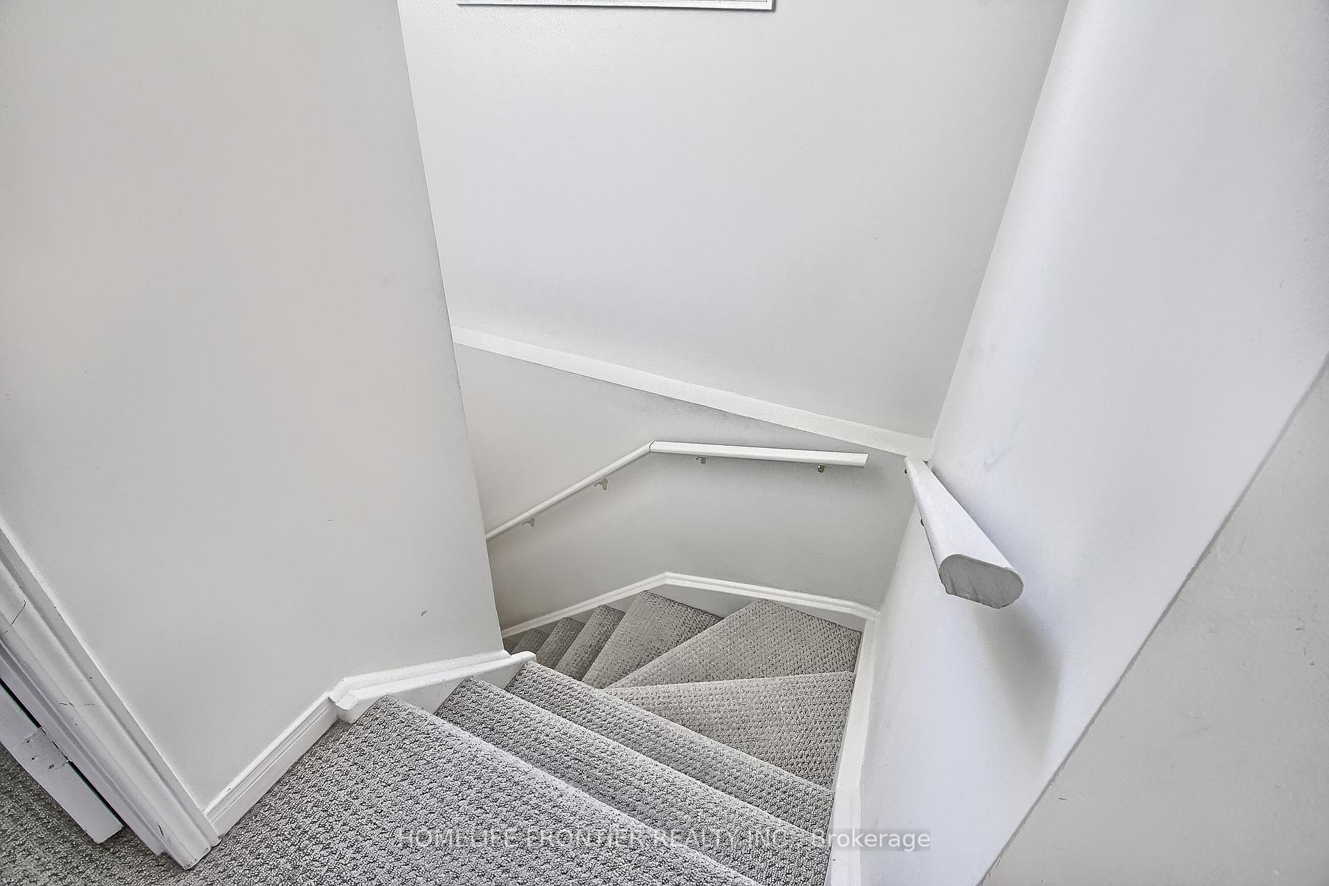 Photo 28 of 256 Ross Lane, Oakville, River Oaks — HOMEH