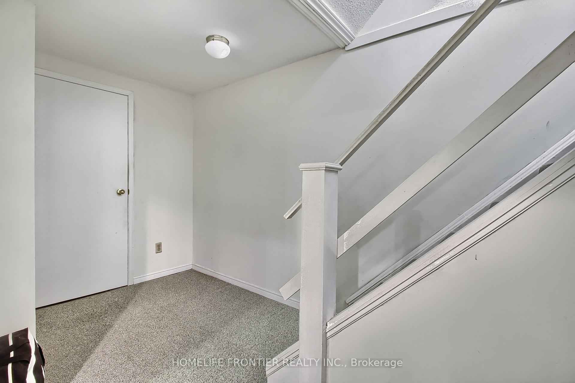 Photo 38 of 256 Ross Lane, Oakville, River Oaks — HOMEH