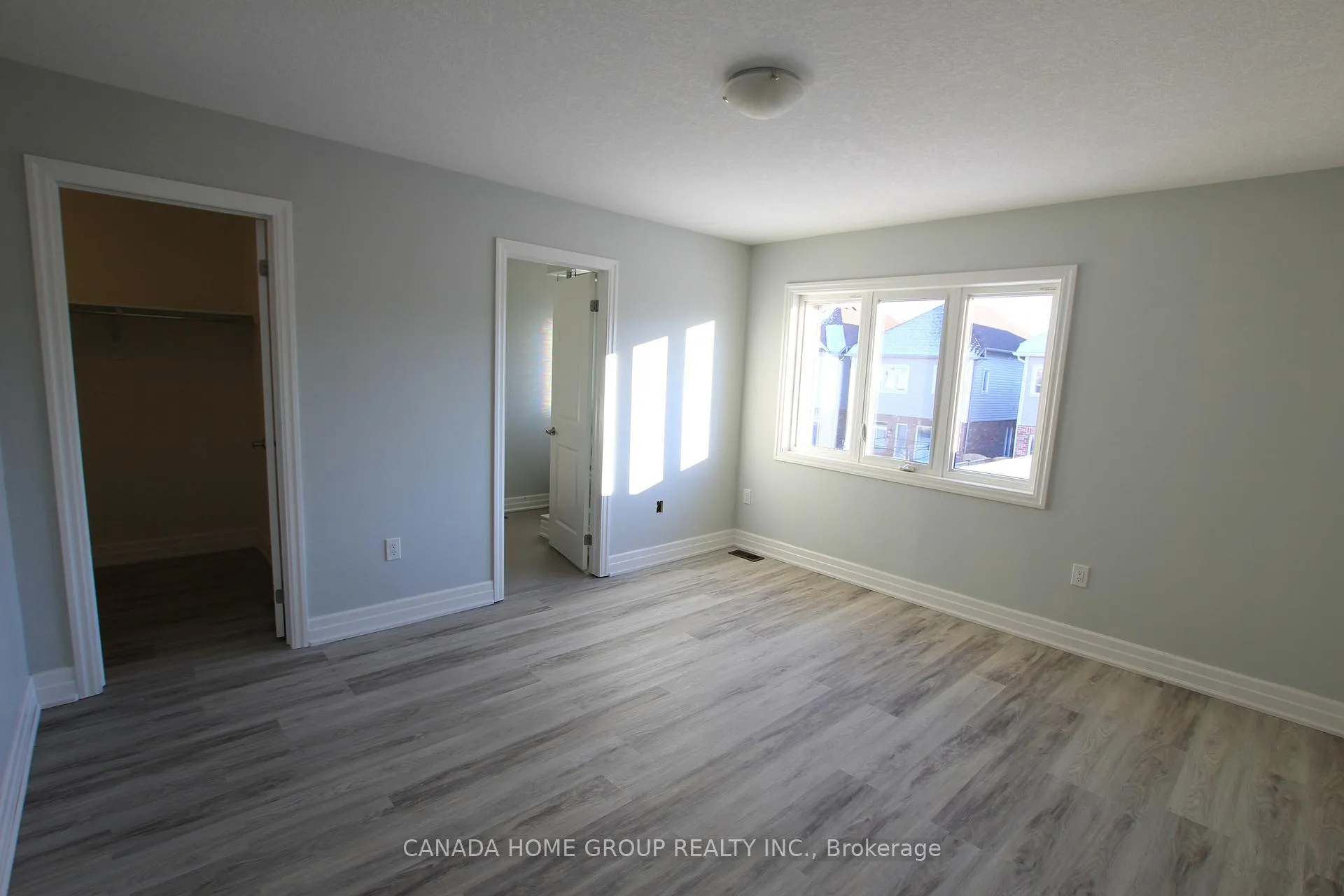 Photo 2 of 4324 Shuttleworth Drive, Niagara Falls, Lyons Creek — HOMEH