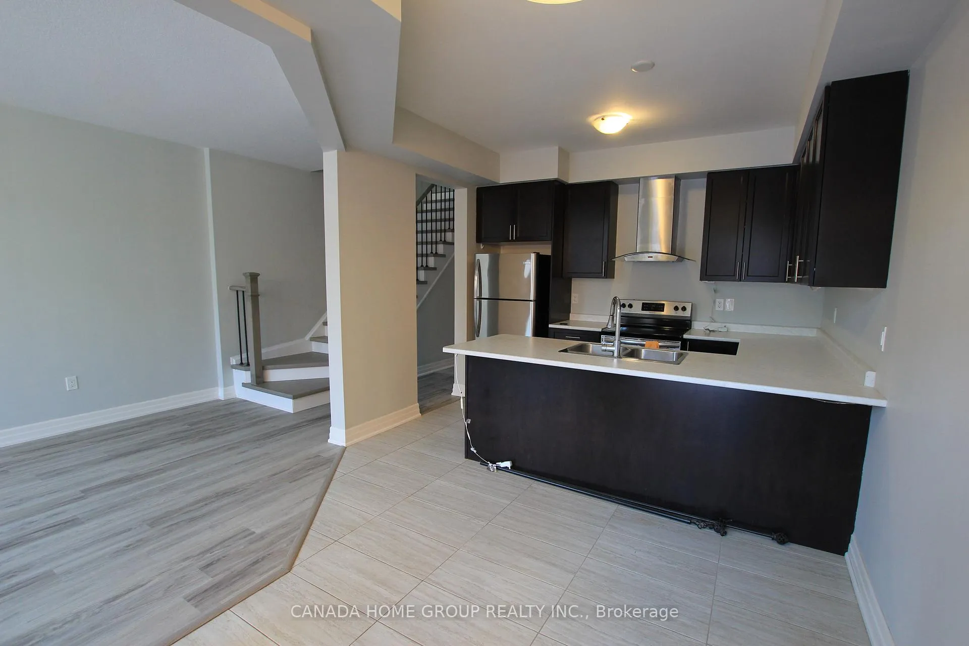 Photo 6 of 4324 Shuttleworth Drive, Niagara Falls, Lyons Creek — HOMEH