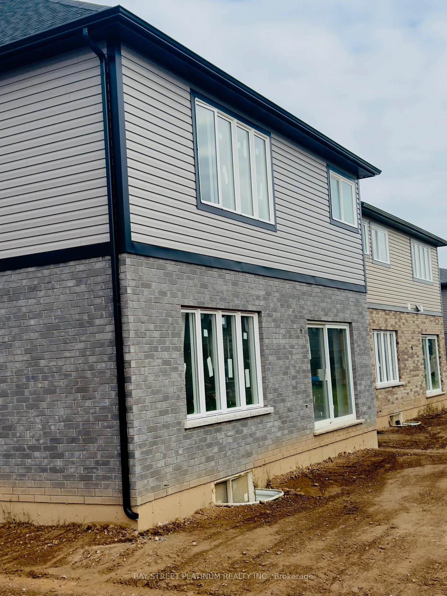 Photo 3 of 62 William Street, Pelham, Fonthill — HOMEH