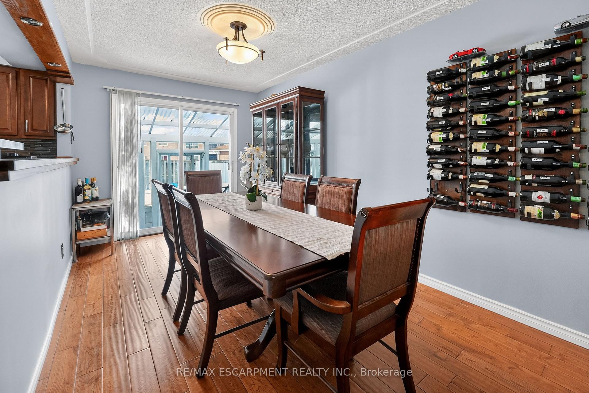 Photo 6 of 8162 Lynhurst Drive, Niagara Falls, West Wood — HOMEH