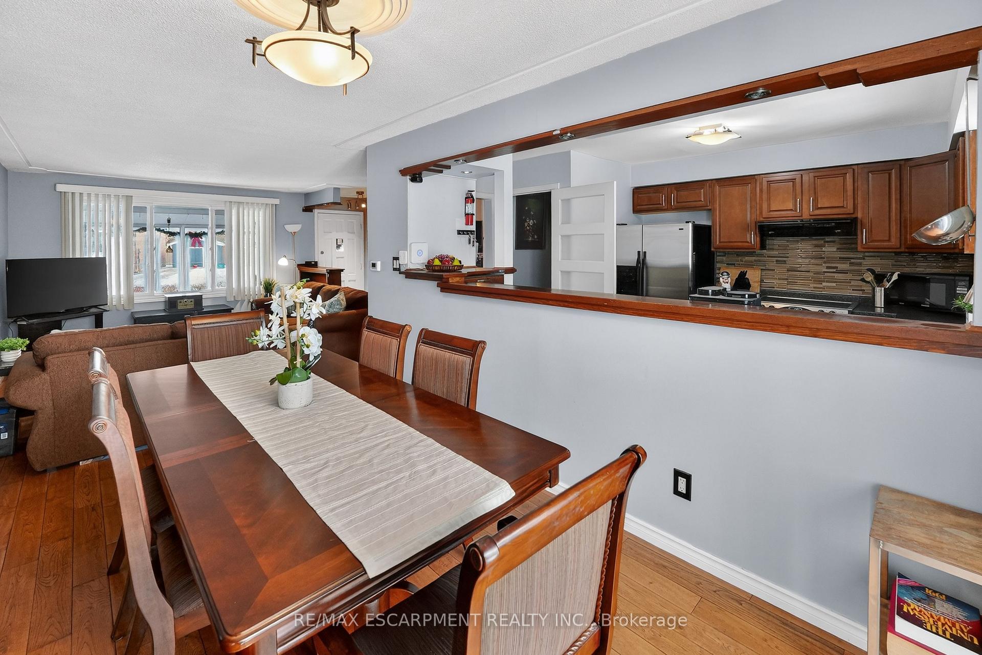 Photo 7 of 8162 Lynhurst Drive, Niagara Falls, West Wood — HOMEH