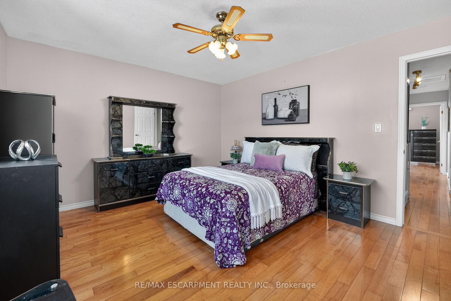 Photo 10 of 8162 Lynhurst Drive, Niagara Falls, West Wood — HOMEH