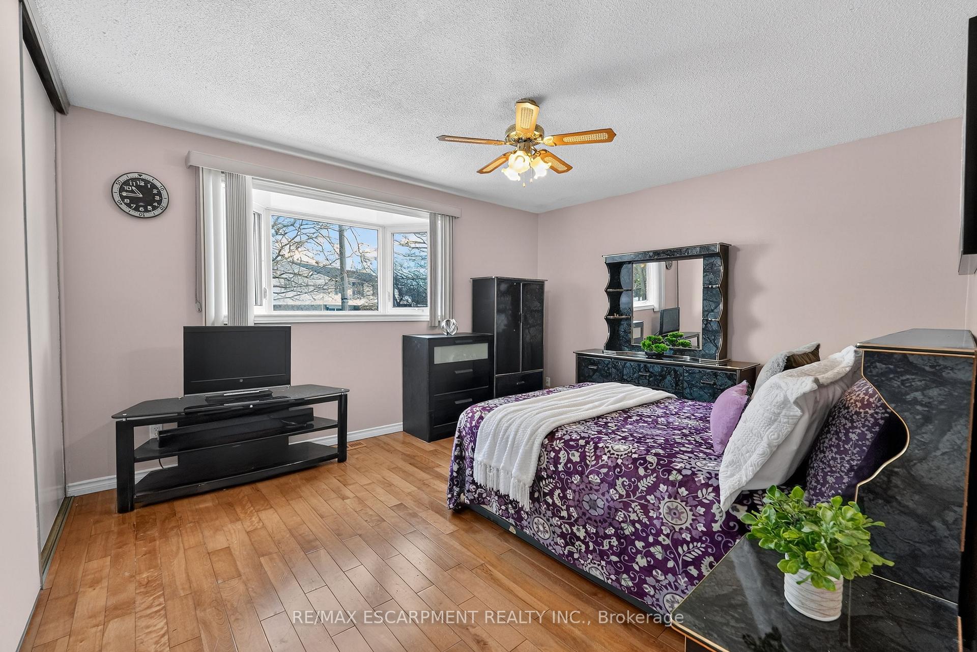 Photo 11 of 8162 Lynhurst Drive, Niagara Falls, West Wood — HOMEH