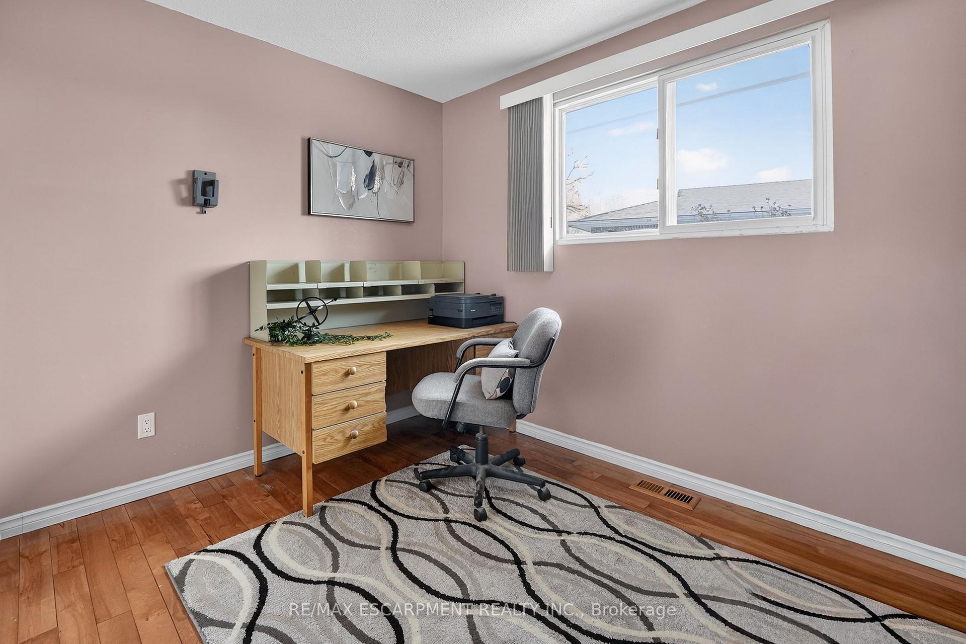Photo 13 of 8162 Lynhurst Drive, Niagara Falls, West Wood — HOMEH