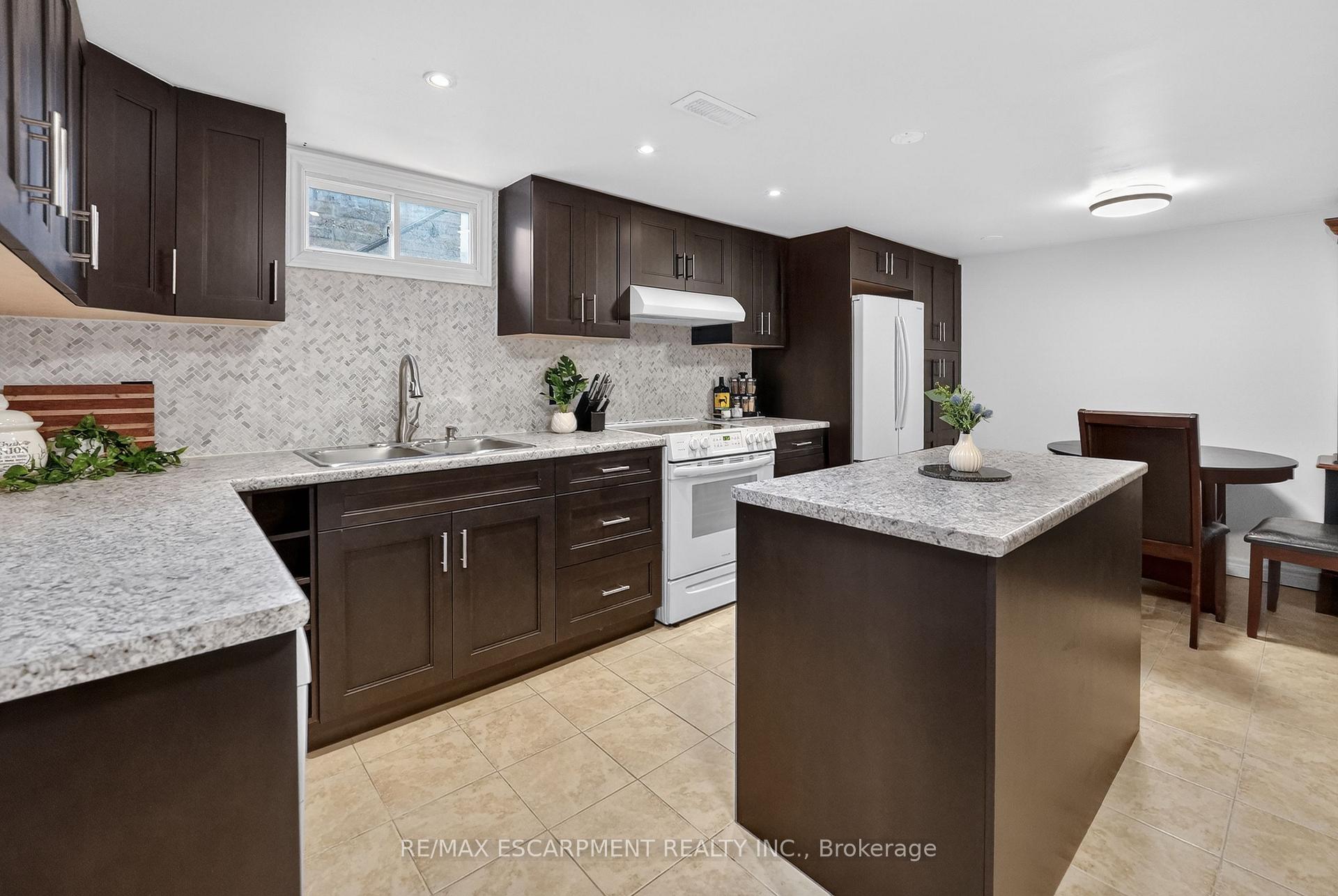 Photo 19 of 8162 Lynhurst Drive, Niagara Falls, West Wood — HOMEH