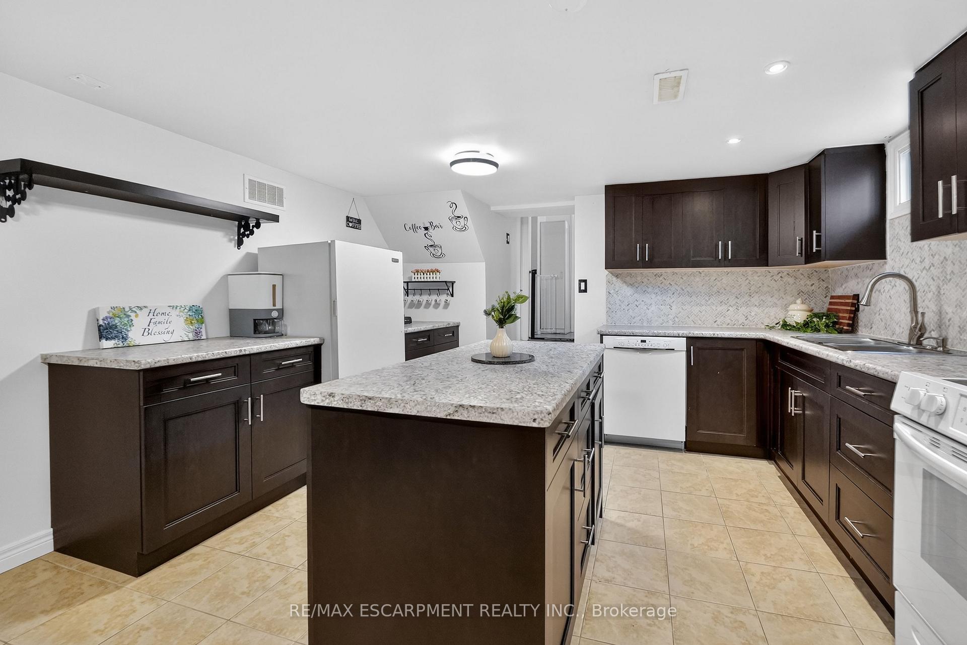 Photo 20 of 8162 Lynhurst Drive, Niagara Falls, West Wood — HOMEH