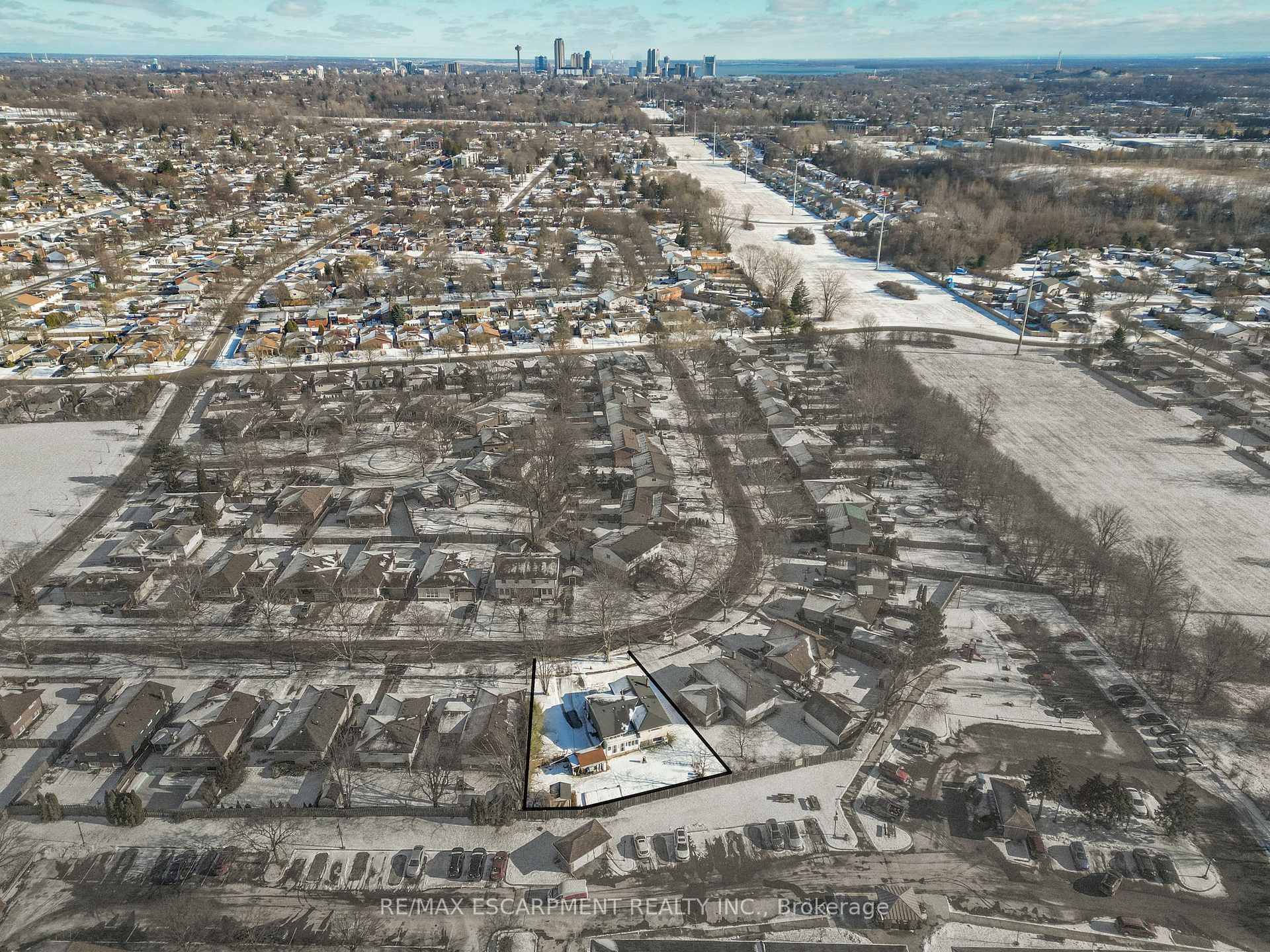 Photo 30 of 8162 Lynhurst Drive, Niagara Falls, West Wood — HOMEH