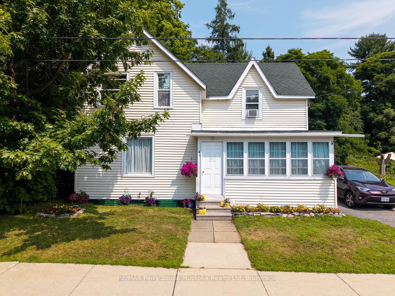 Photo 2 of 49 Cascade Street, Parry Sound — HOMEH