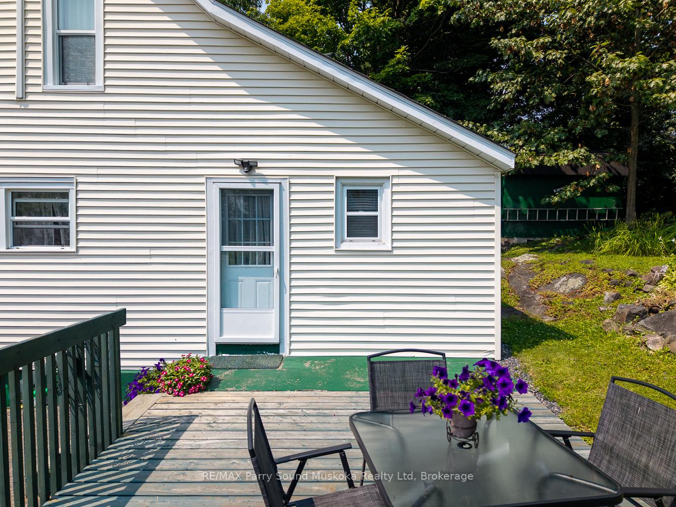 Photo 4 of 49 Cascade Street, Parry Sound — HOMEH