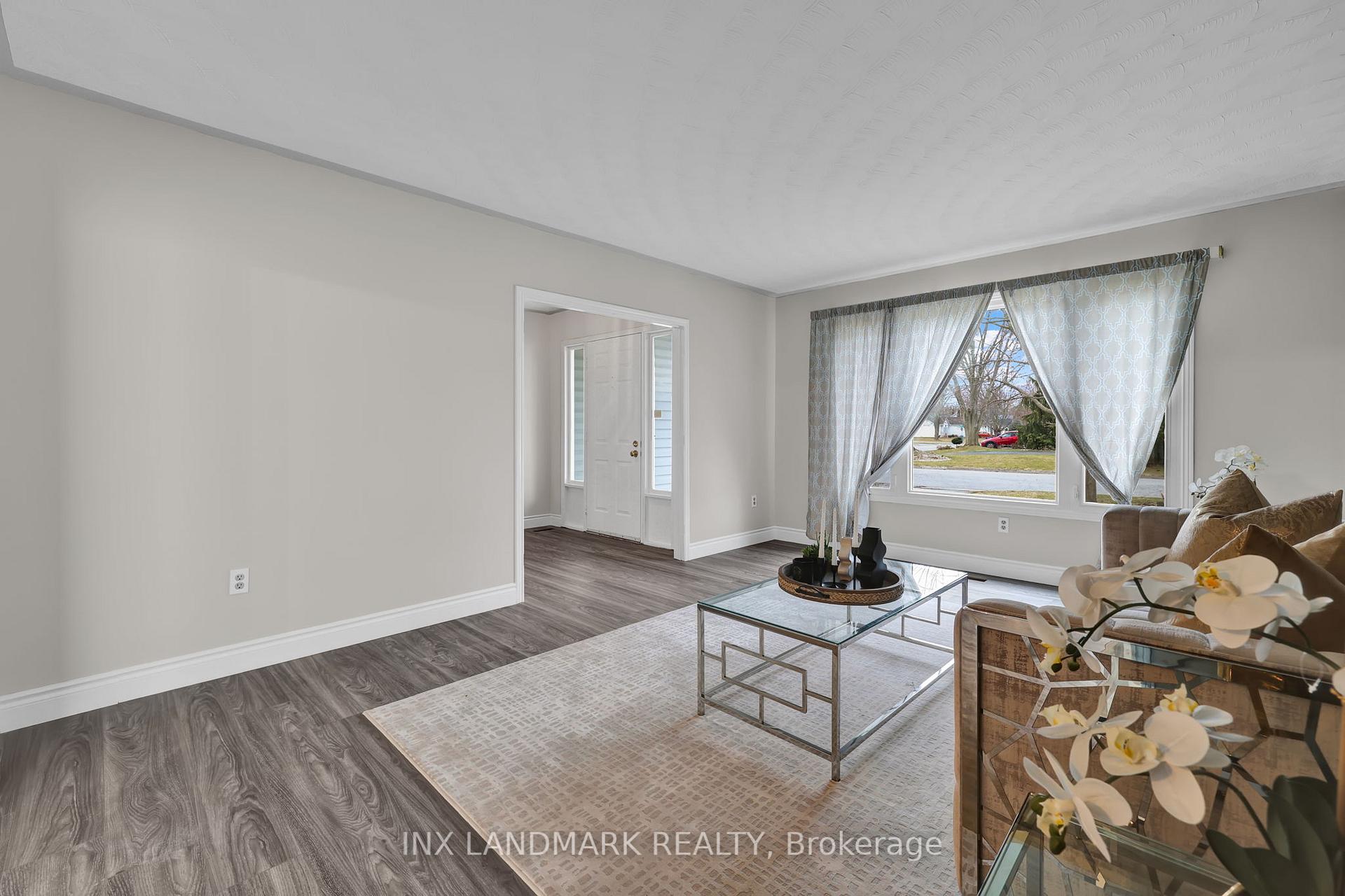 Photo 8 of 39 Leslie Avenue, Norfolk, Port Dover — HOMEH