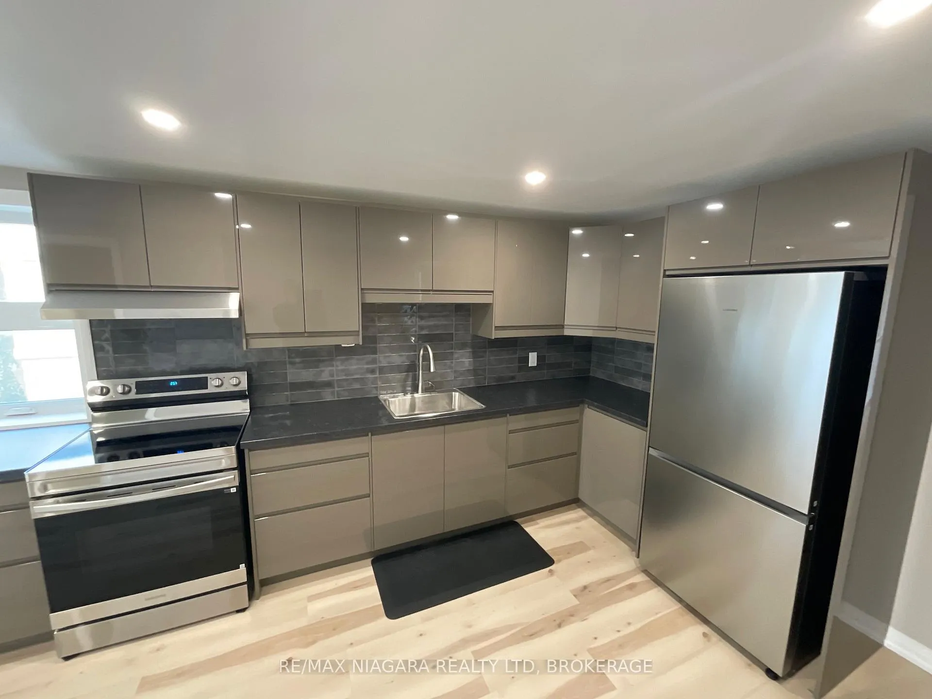 Photo 2 of 3976 Portage Road, Niagara Falls, Church's Lane — HOMEH