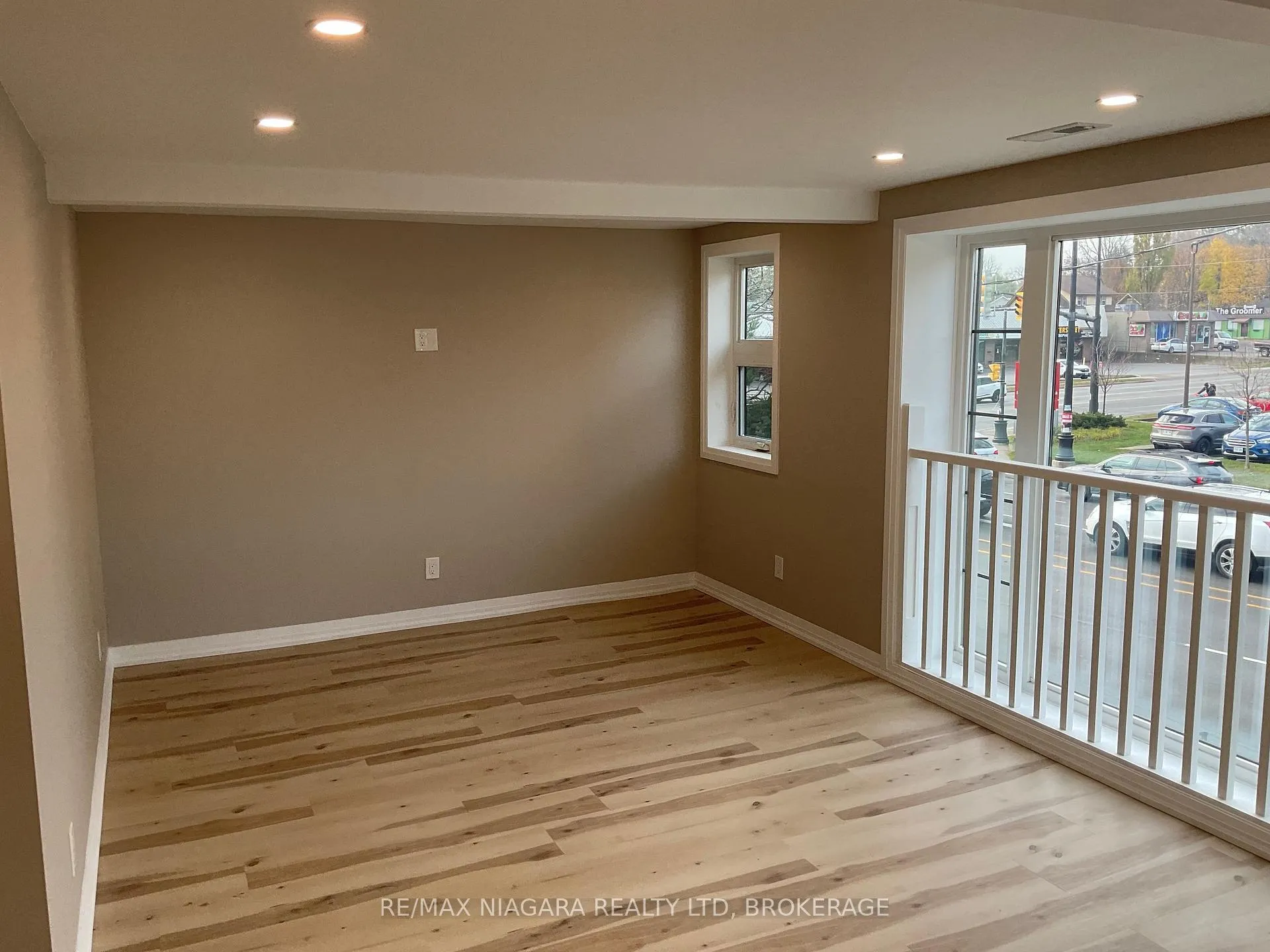 Photo 4 of 3976 Portage Road, Niagara Falls, Church's Lane — HOMEH