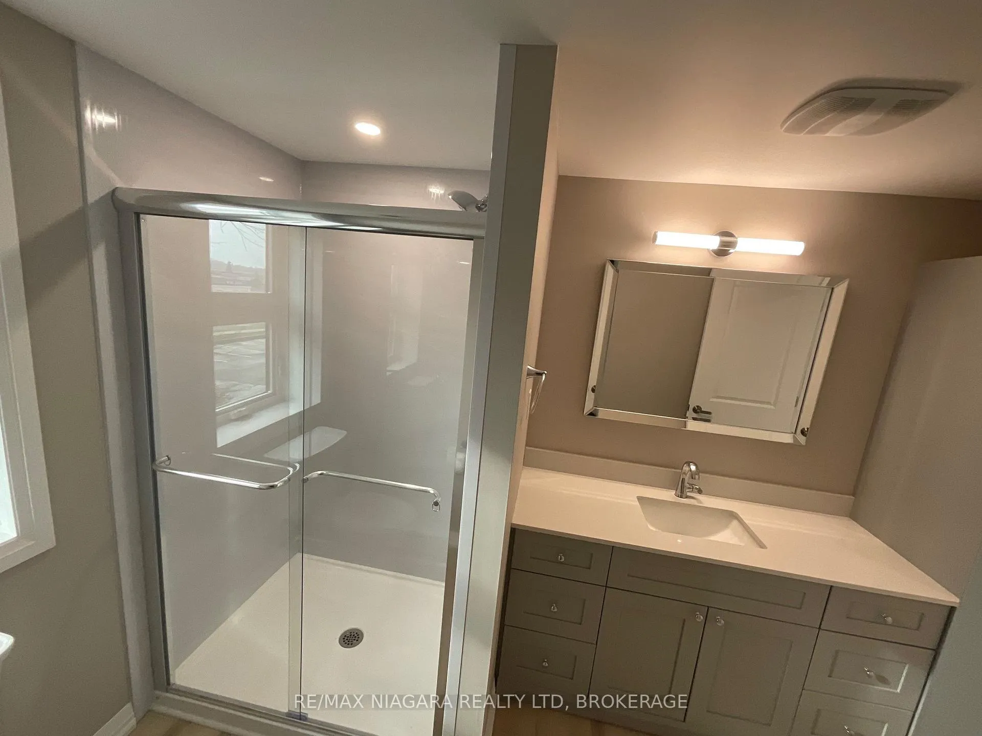 Photo 9 of 3976 Portage Road, Niagara Falls, Church's Lane — HOMEH