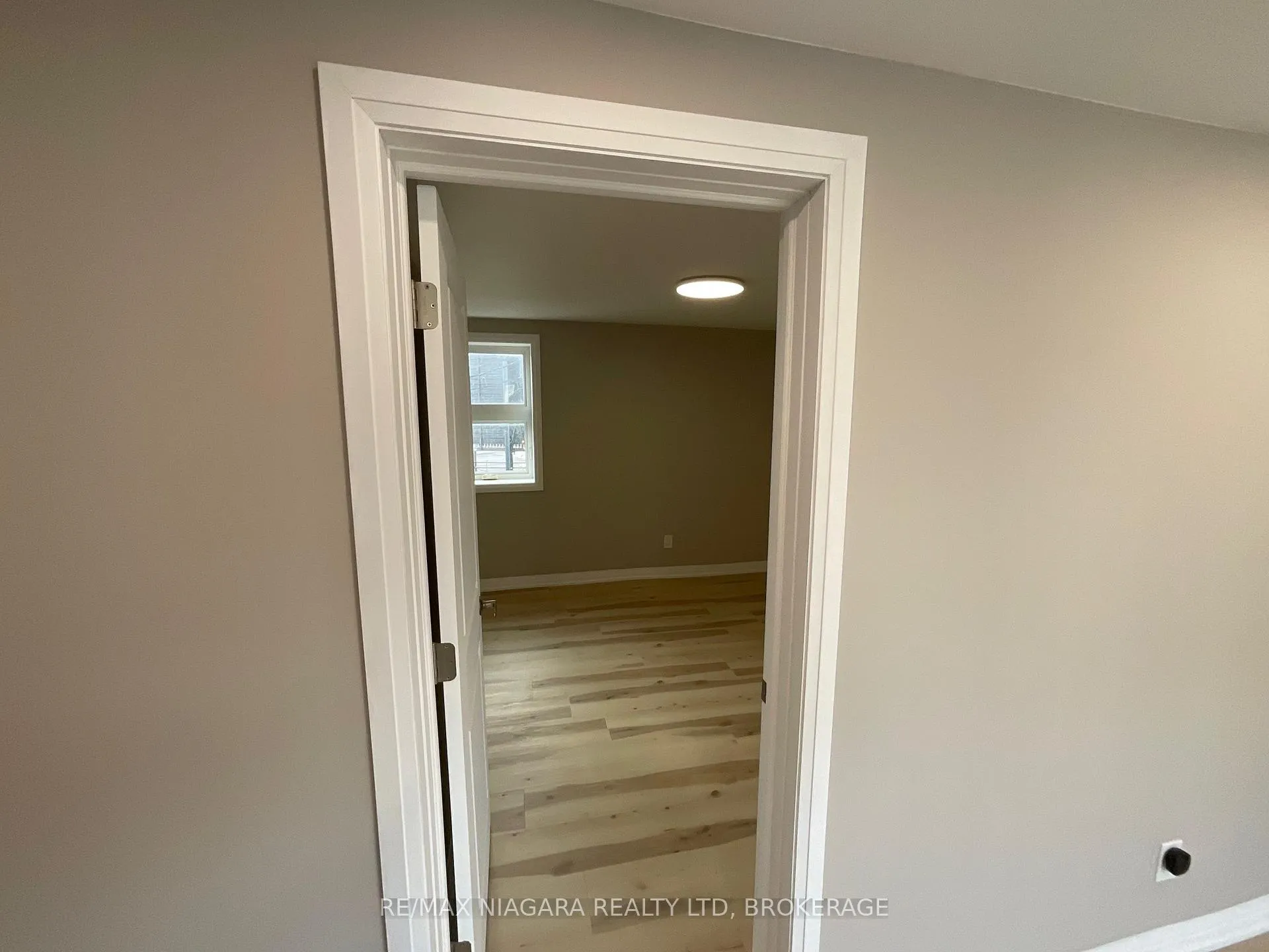 Photo 15 of 3976 Portage Road, Niagara Falls, Church's Lane — HOMEH