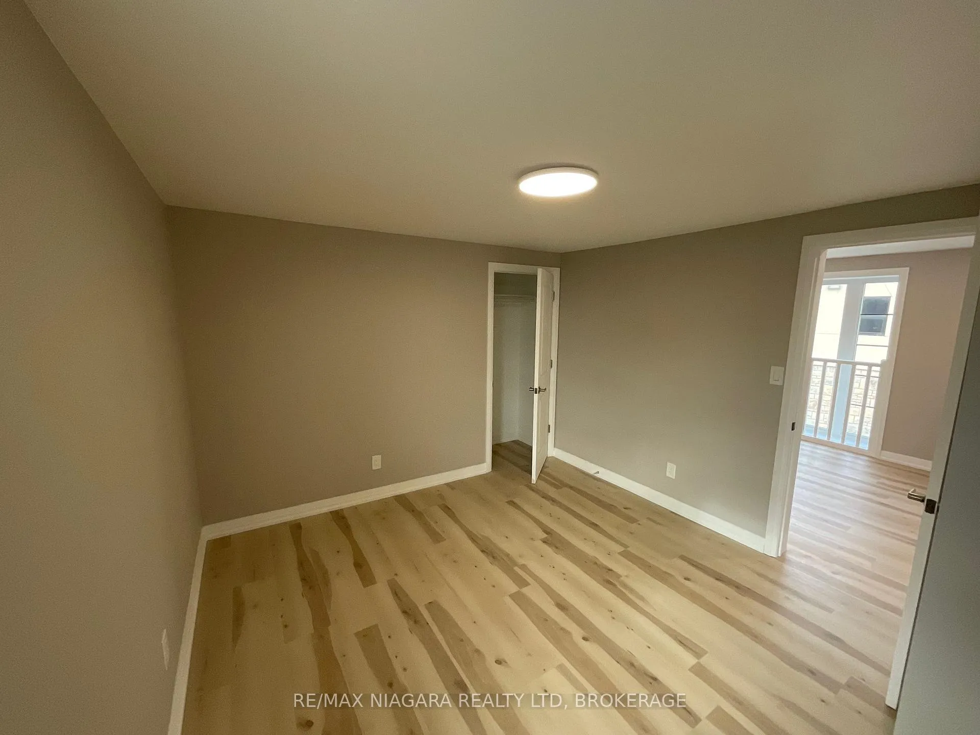 Photo 16 of 3976 Portage Road, Niagara Falls, Church's Lane — HOMEH
