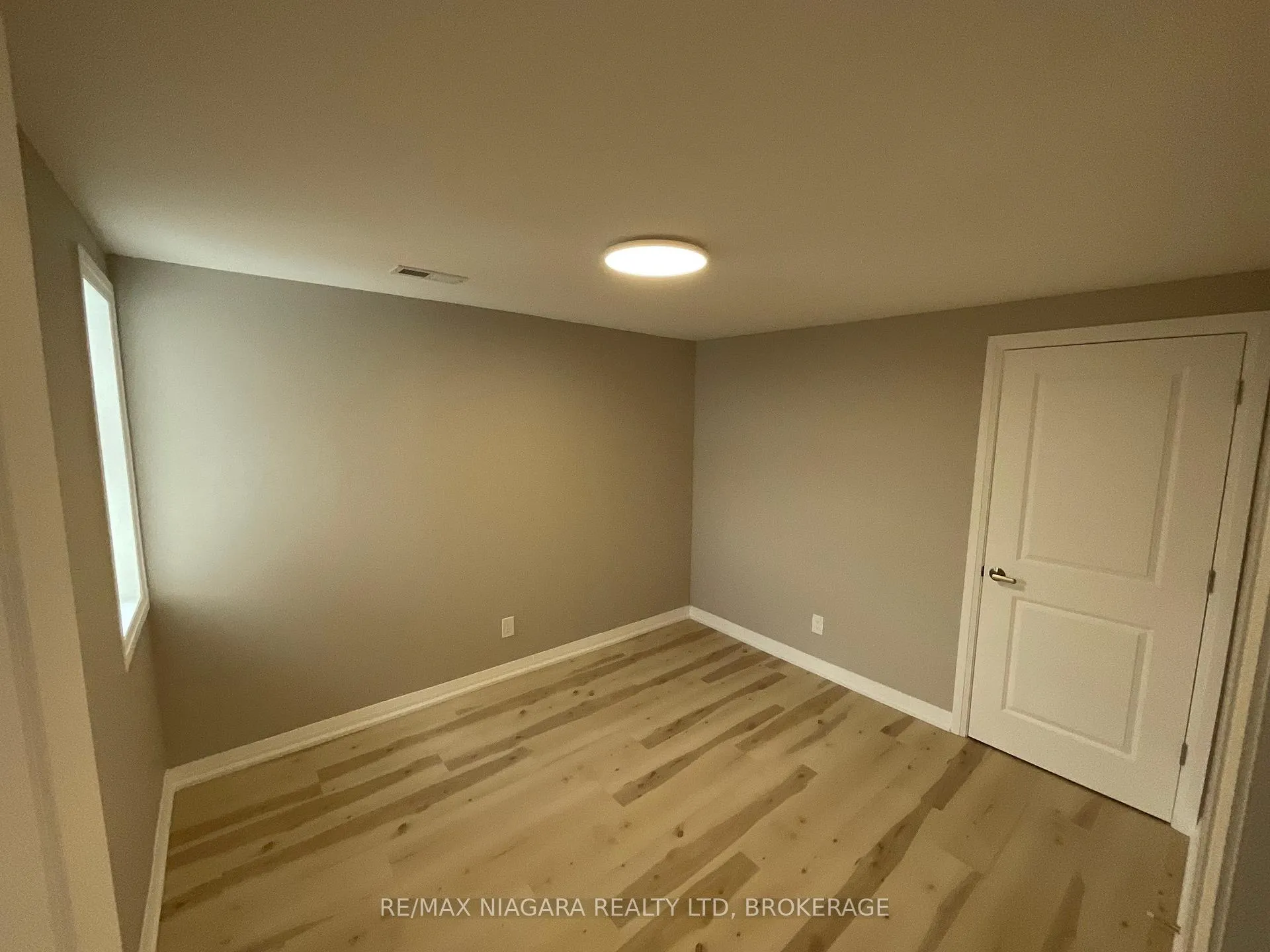 Photo 17 of 3976 Portage Road, Niagara Falls, Church's Lane — HOMEH