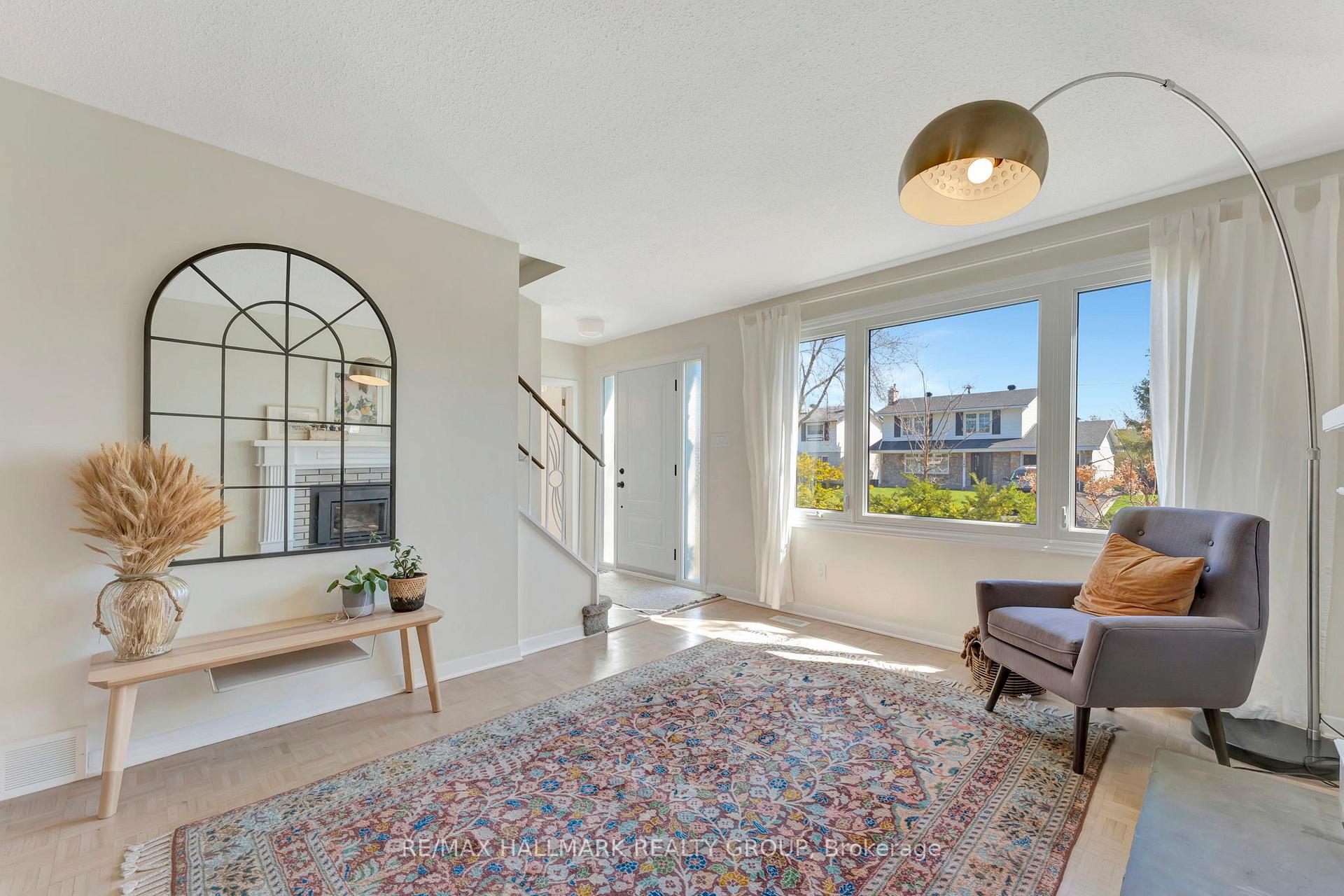 Photo 3 of 1252 Morrison Drive, Ottawa, Redwood Park — HOMEH