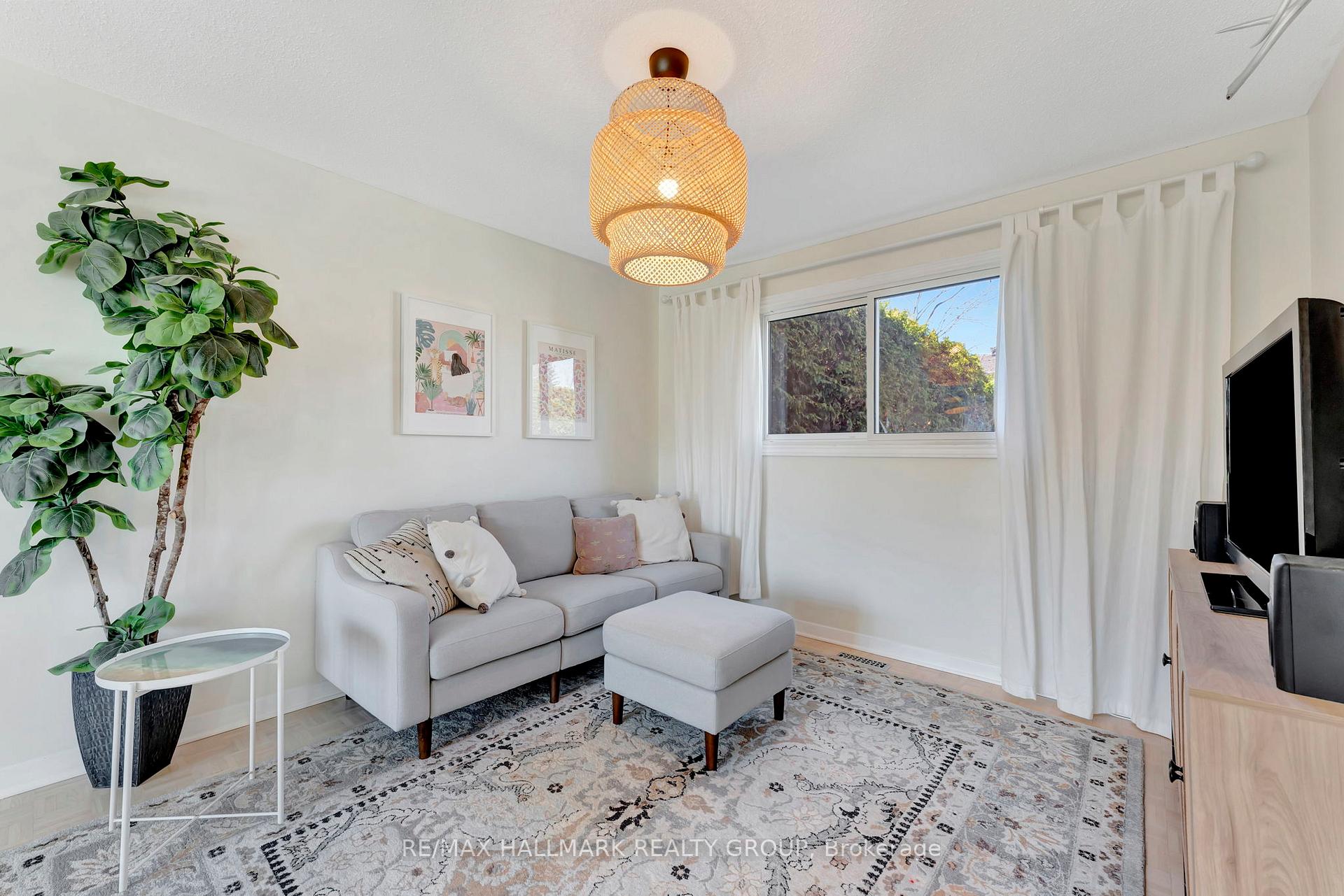Photo 5 of 1252 Morrison Drive, Ottawa, Redwood Park — HOMEH