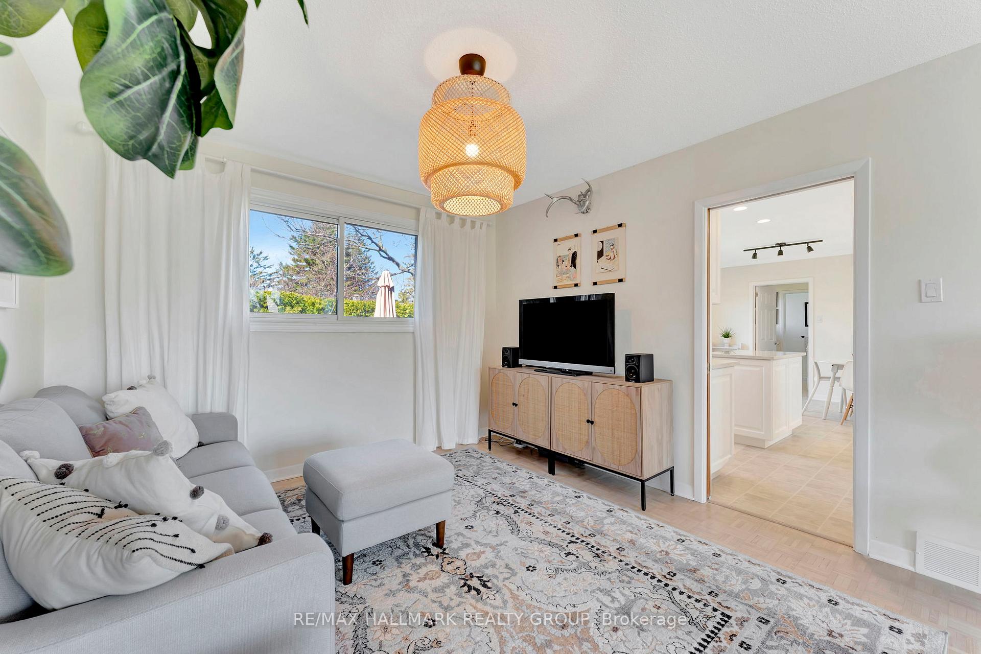 Photo 6 of 1252 Morrison Drive, Ottawa, Redwood Park — HOMEH