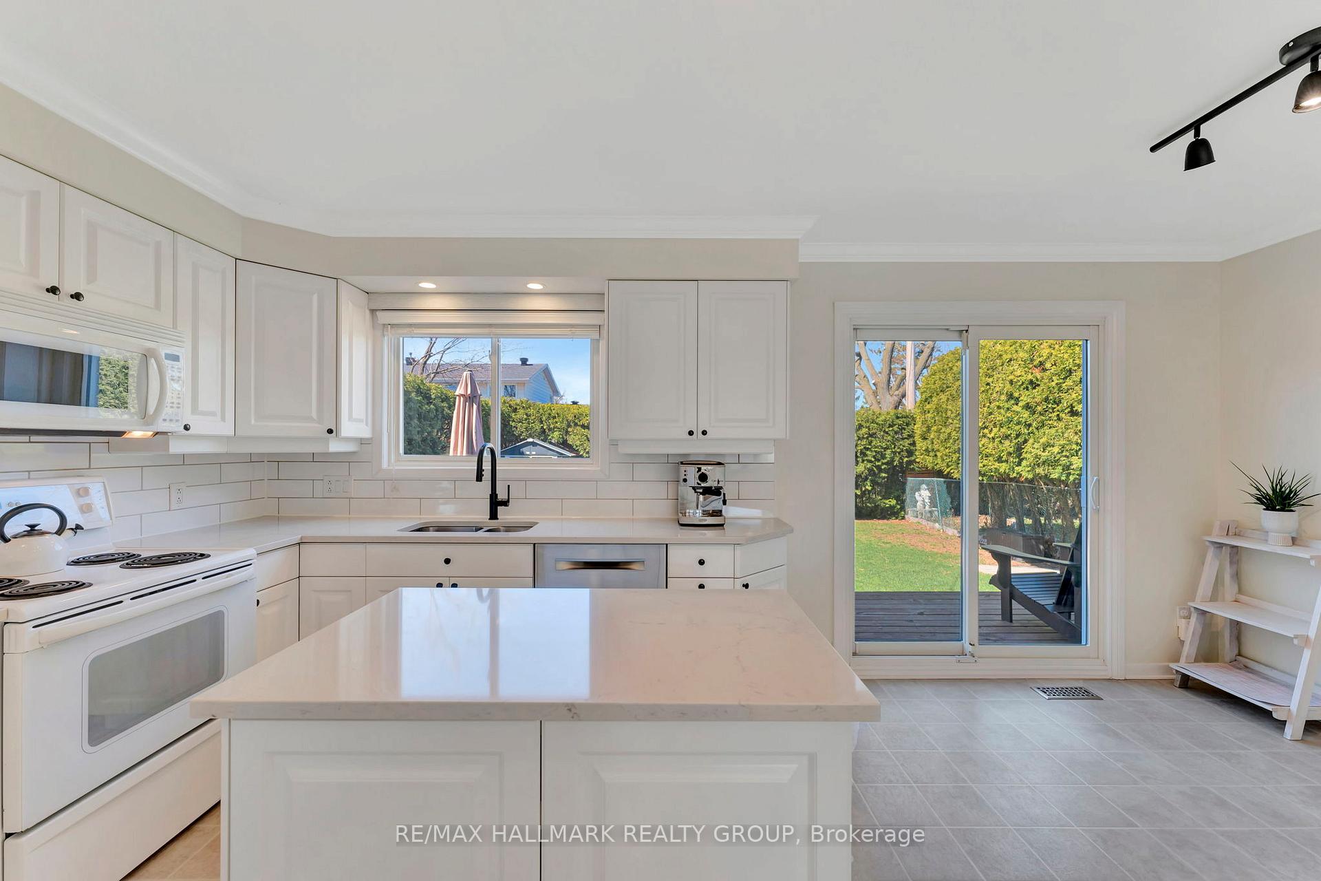 Photo 9 of 1252 Morrison Drive, Ottawa, Redwood Park — HOMEH