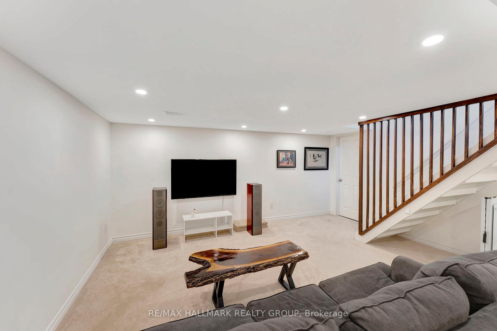 Photo 21 of 1252 Morrison Drive, Ottawa, Redwood Park — HOMEH