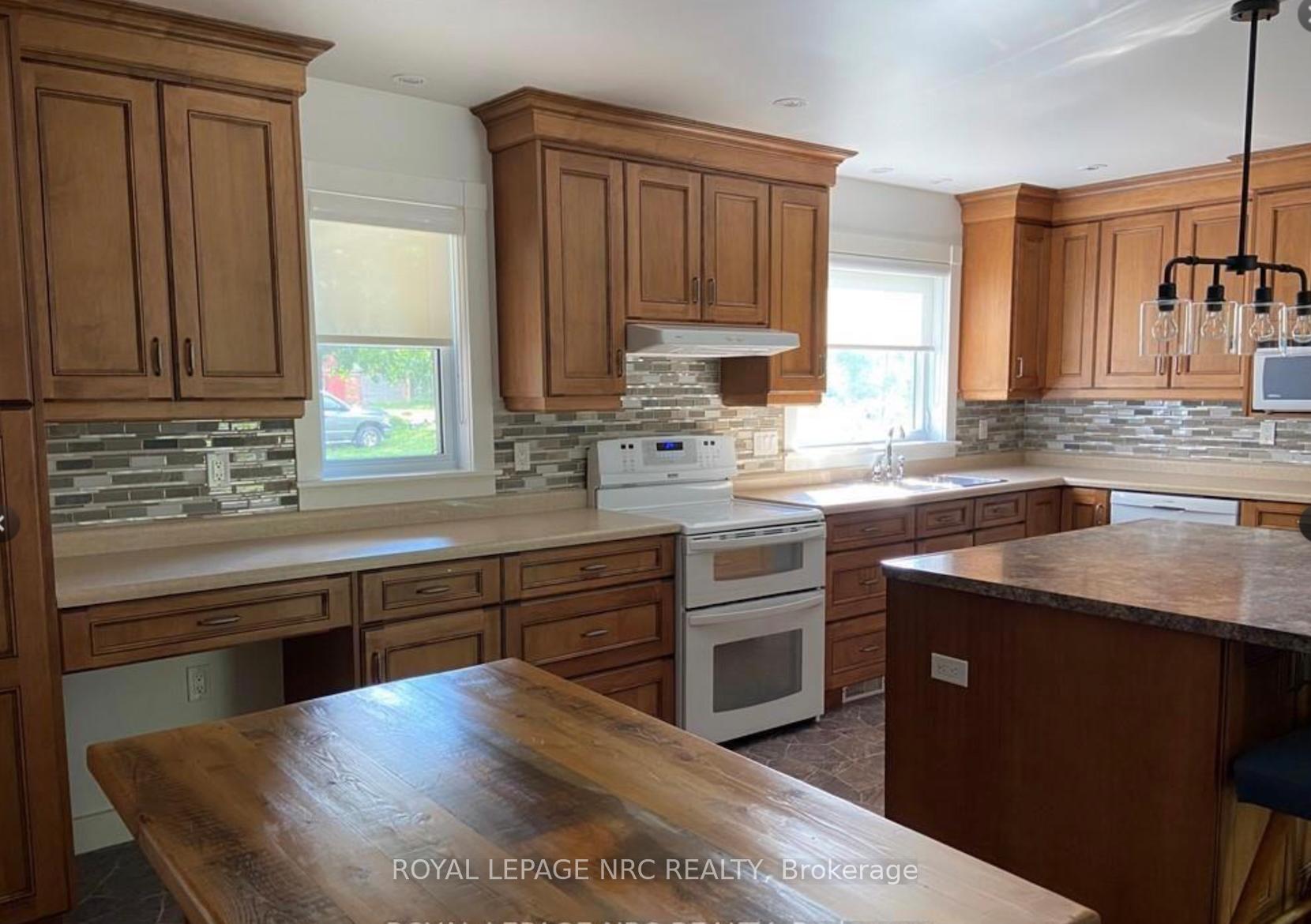 Photo 3 of Unit Back Unit, 1584 Lookout Street, Pelham, Fonthill — HOMEH