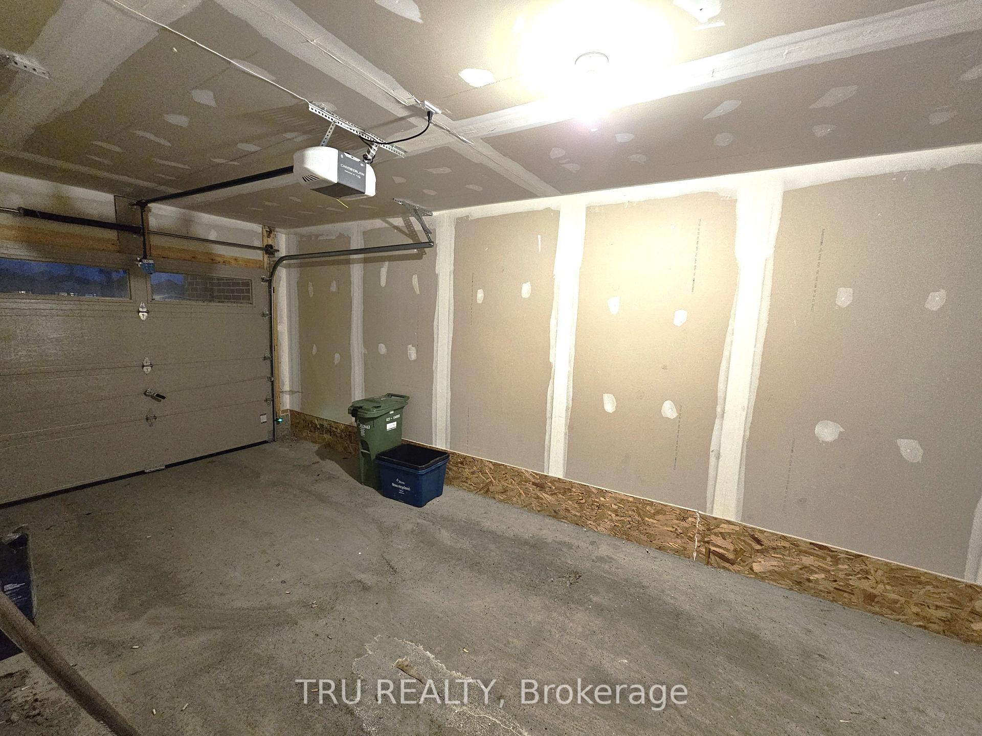 Photo 24 of 887 Couloir Road, Ottawa, Mer Bleue/Bradley Estates/Anderson Park — HOMEH