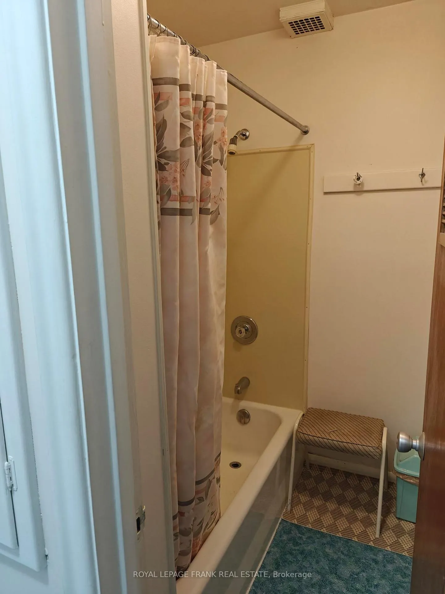Photo 10 of Unit #2, 374 Central Park Boulevard S, Oshawa, Central — HOMEH