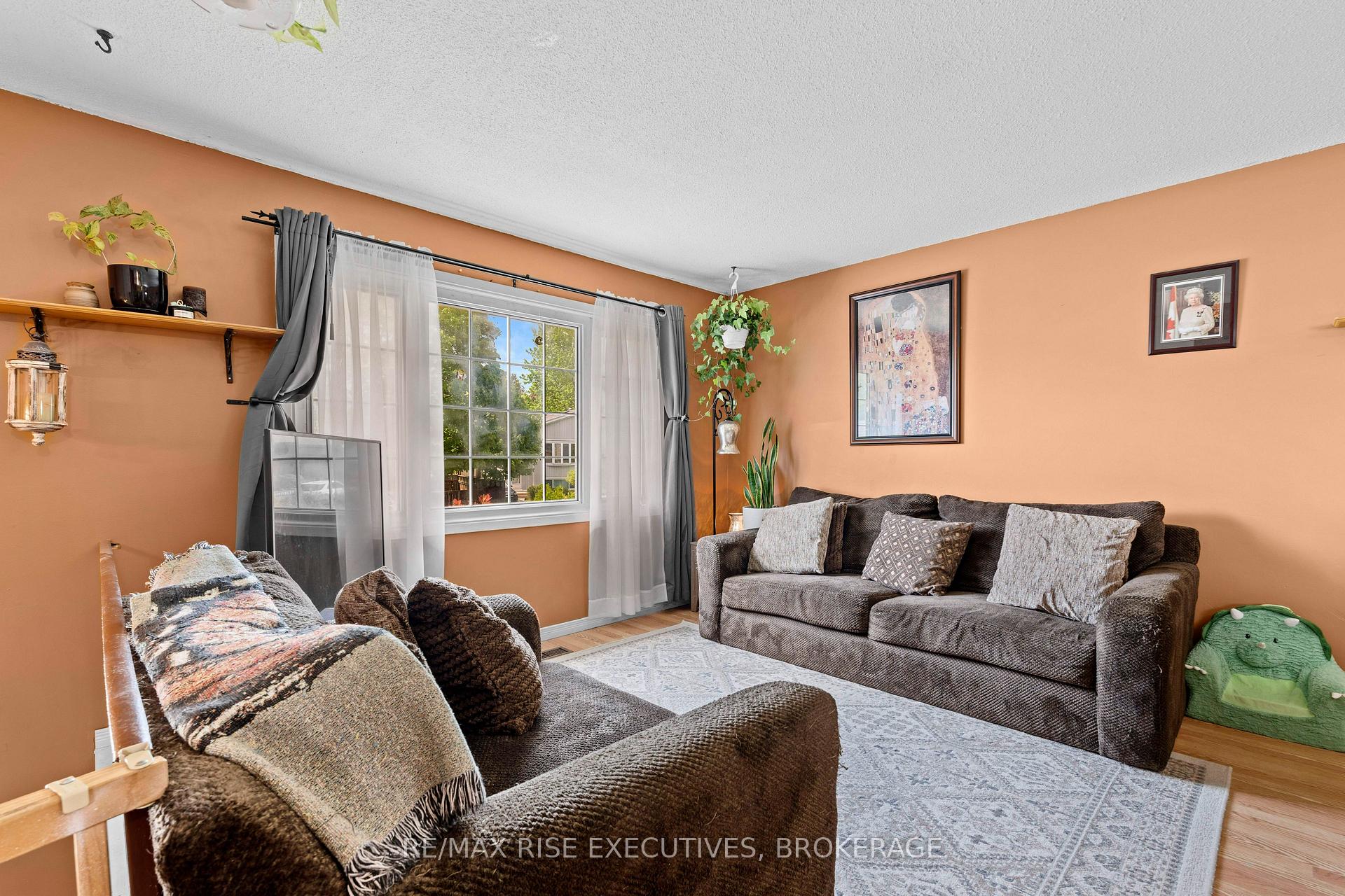Photo 4 of 67 Wycliffe Crescent, Kingston, East of Sir John A. Blvd — HOMEH