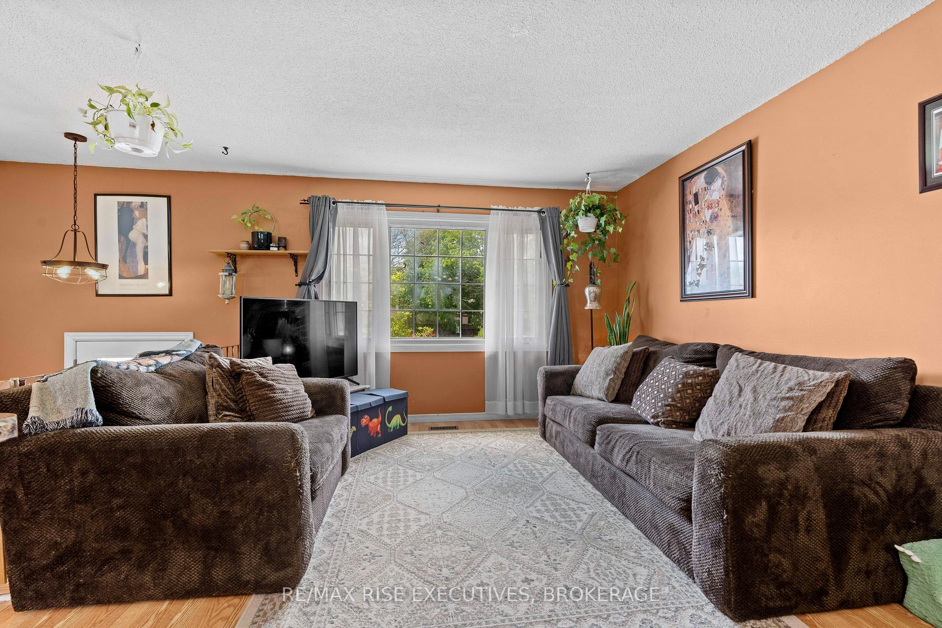Photo 5 of 67 Wycliffe Crescent, Kingston, East of Sir John A. Blvd — HOMEH