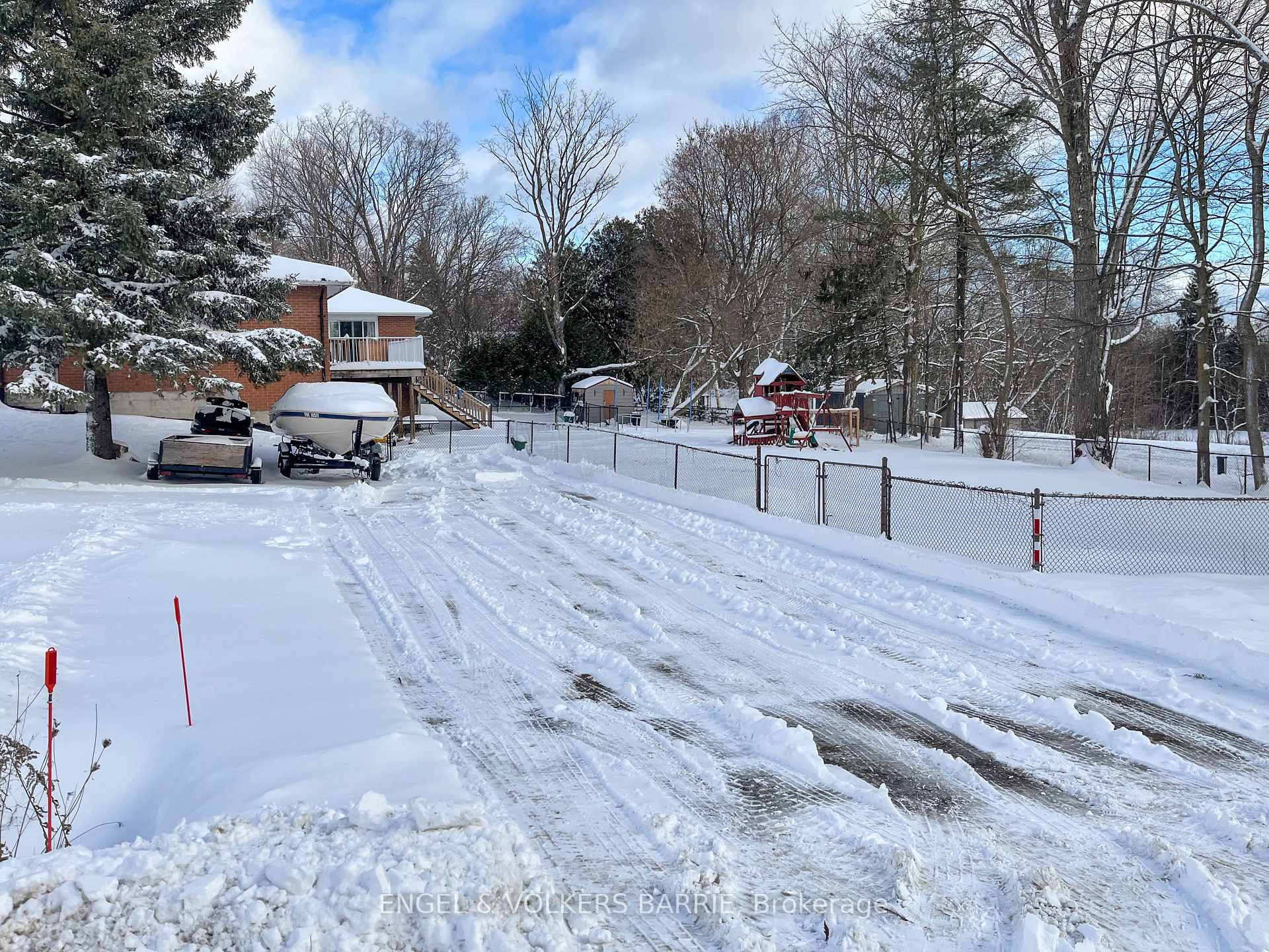 Photo 2 of Unit Lower, 7 Ridge Road E, Oro-Medonte, Rural Oro-Medonte — HOMEH