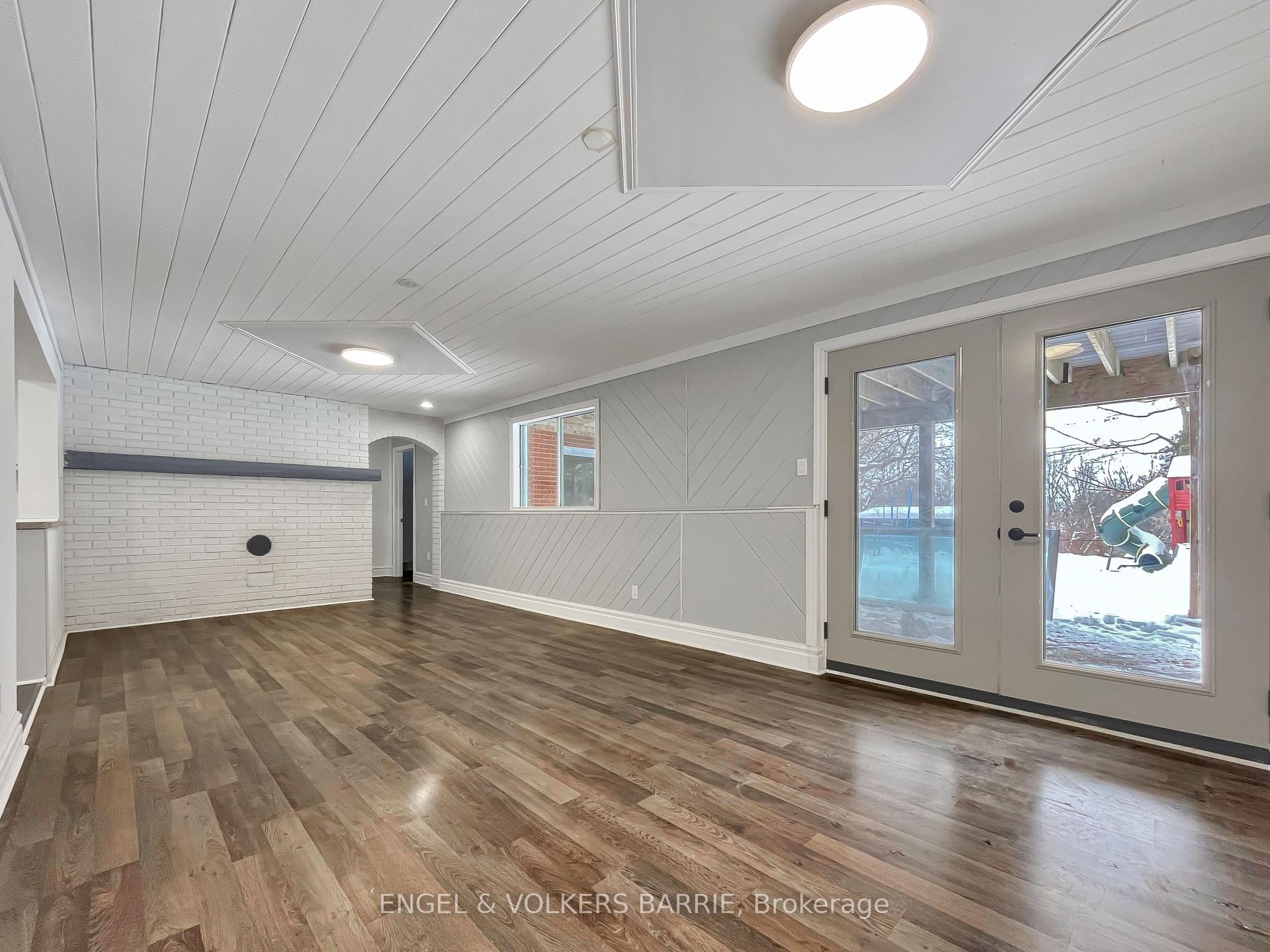 Photo 5 of Unit Lower, 7 Ridge Road E, Oro-Medonte, Rural Oro-Medonte — HOMEH